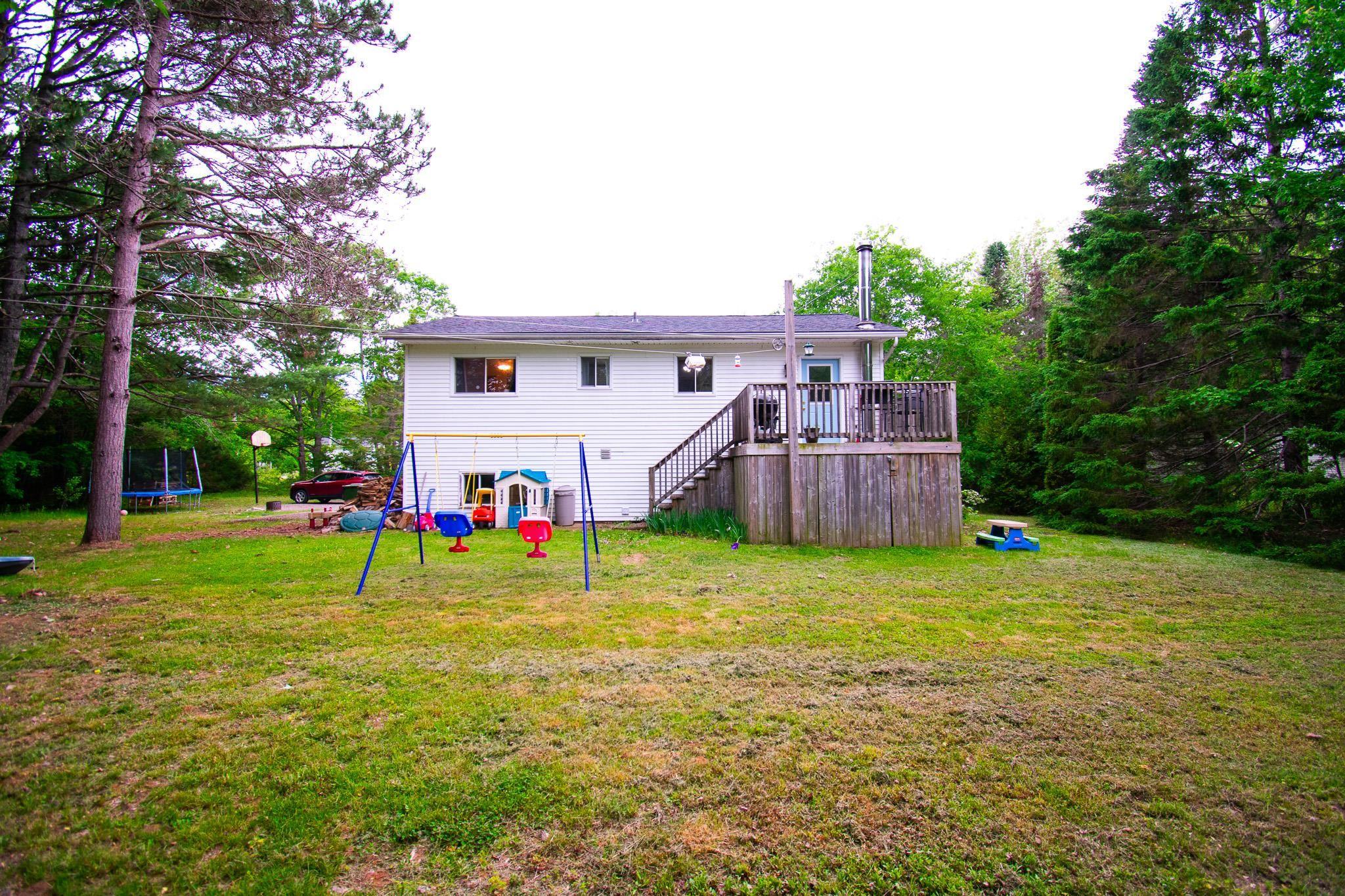$375,000.00: 530 Bluenose Avenue, Meadowvale
