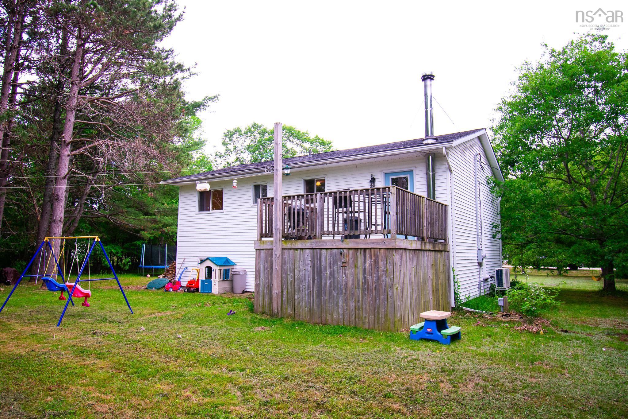 $375,000.00: 530 Bluenose Avenue, Meadowvale