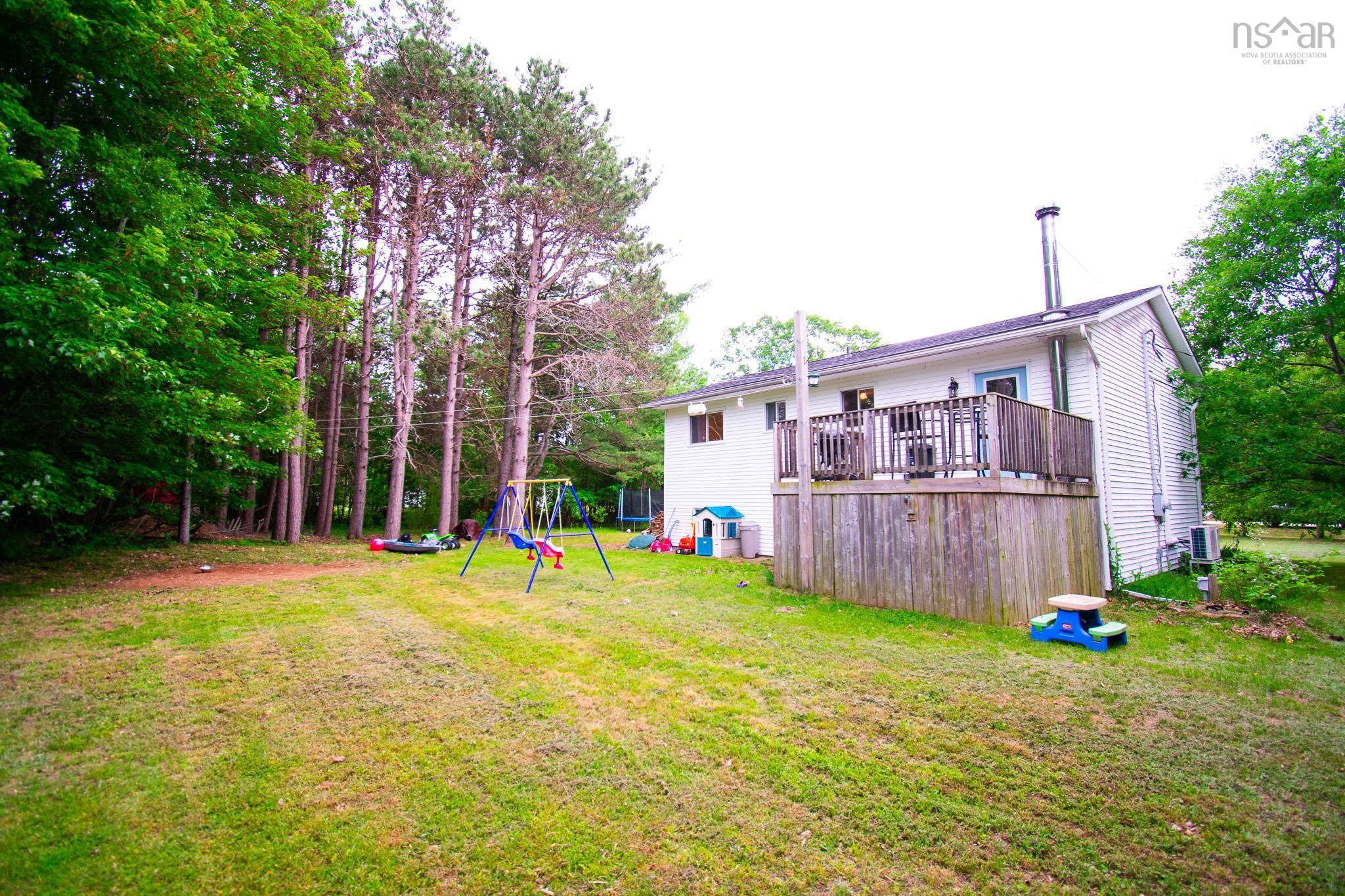 $375,000.00: 530 Bluenose Avenue, Meadowvale
