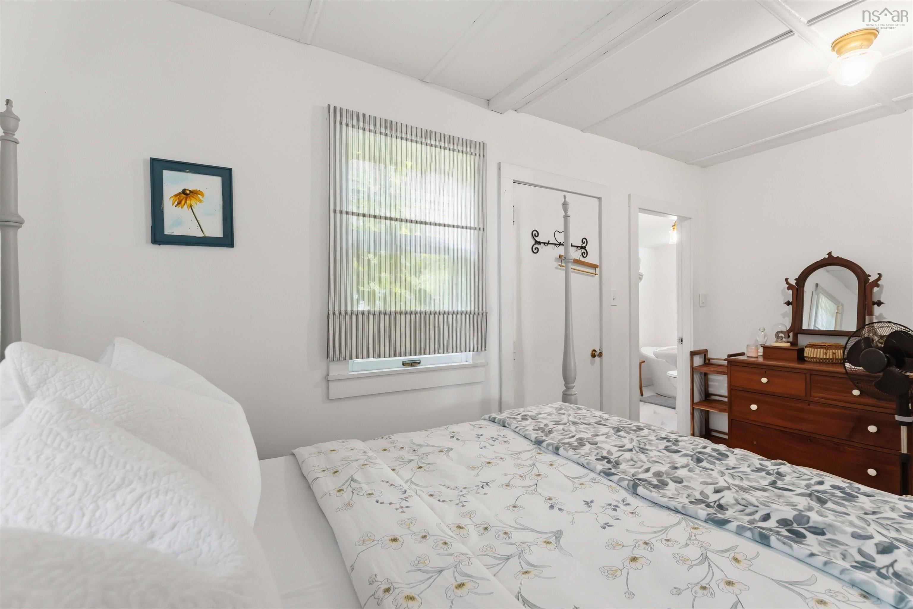 $249,000.00: 8 MERRYS Road, Morden