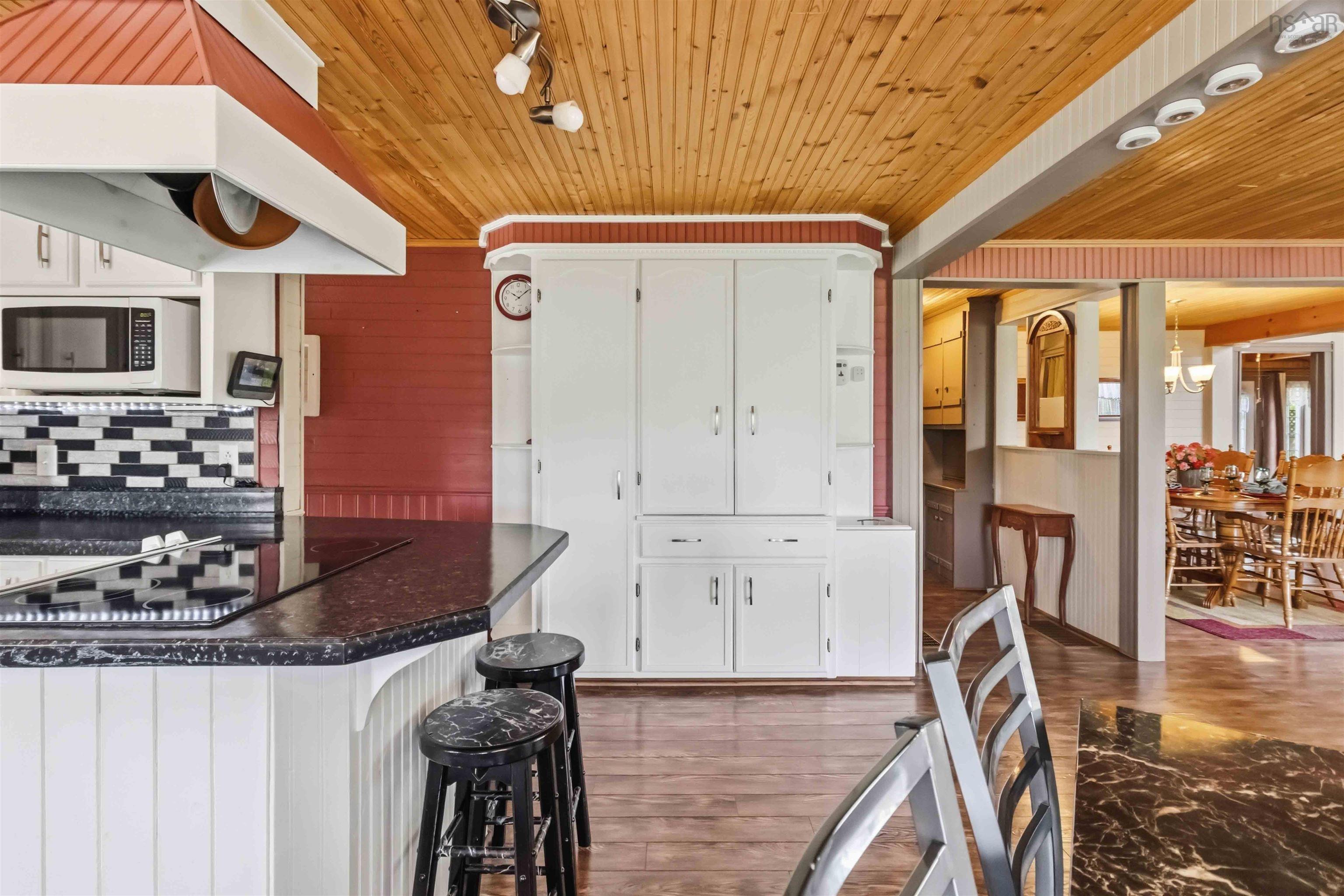 $325,000.00: 1091 RIDGE Road, Falkland Ridge
