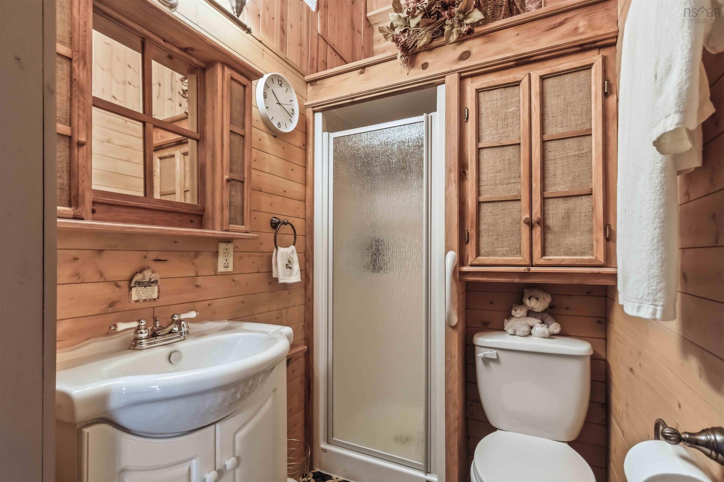 $325,000.00: 1091 RIDGE Road, Falkland Ridge