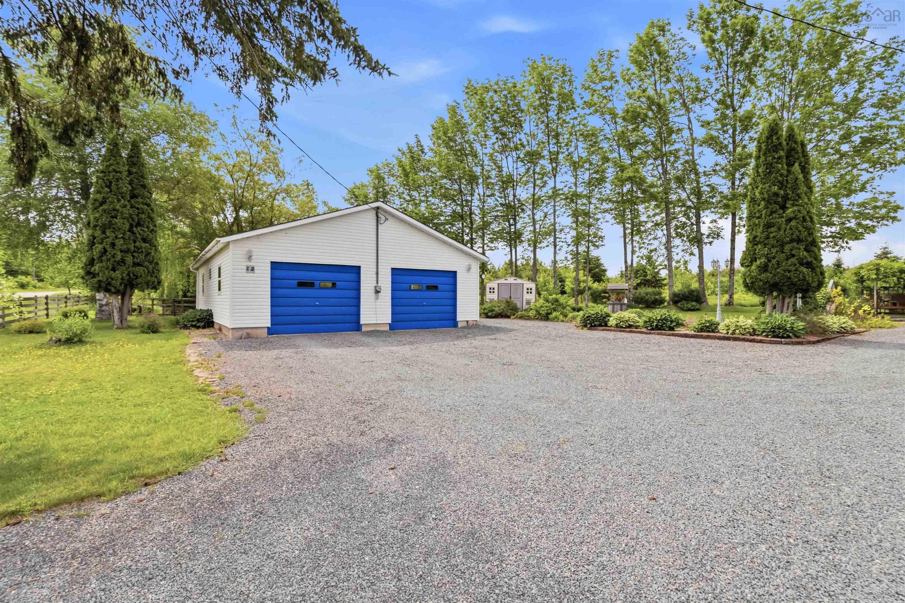$325,000.00: 1091 RIDGE Road, Falkland Ridge