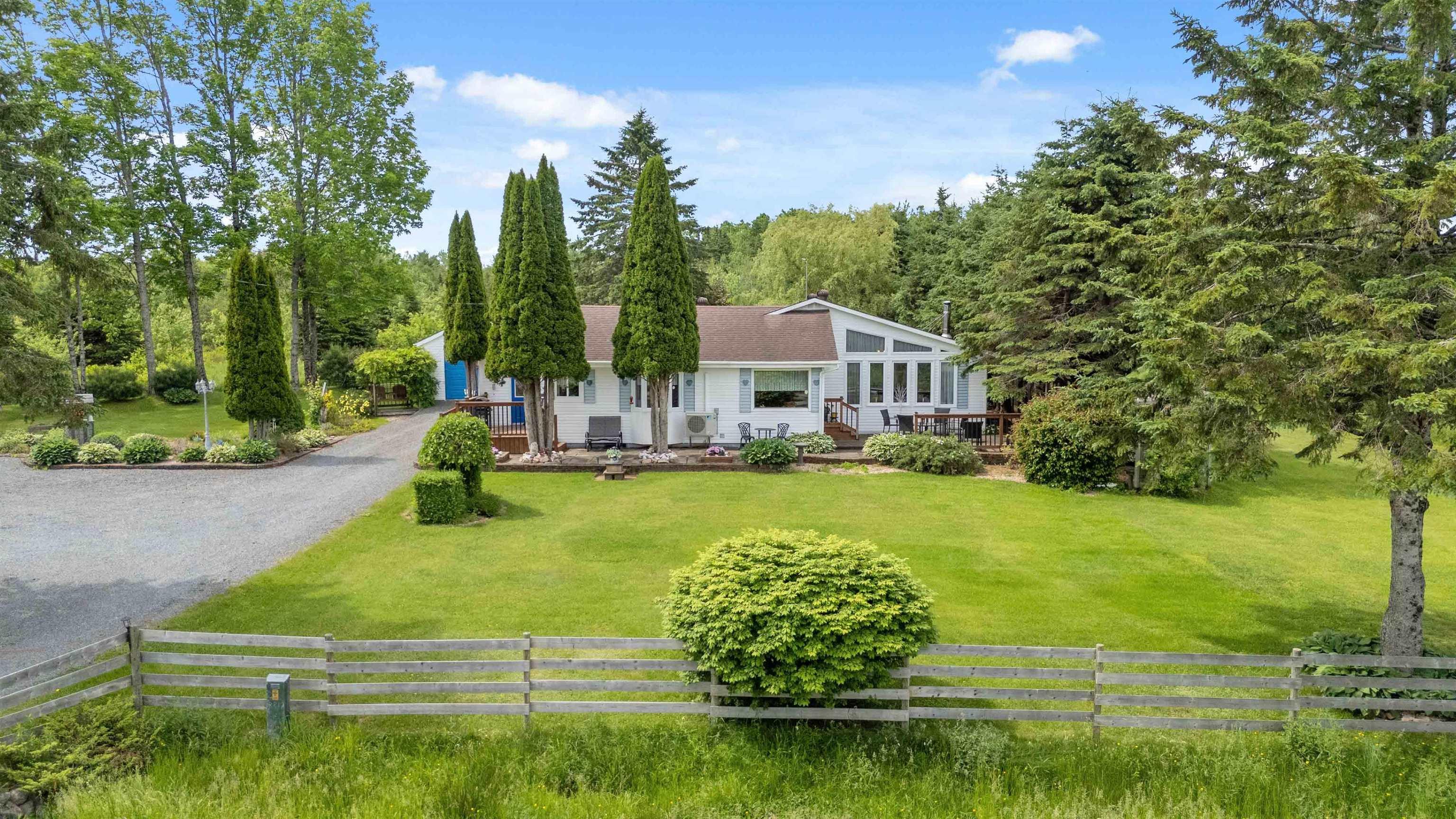 $325,000.00: 1091 RIDGE Road, Falkland Ridge