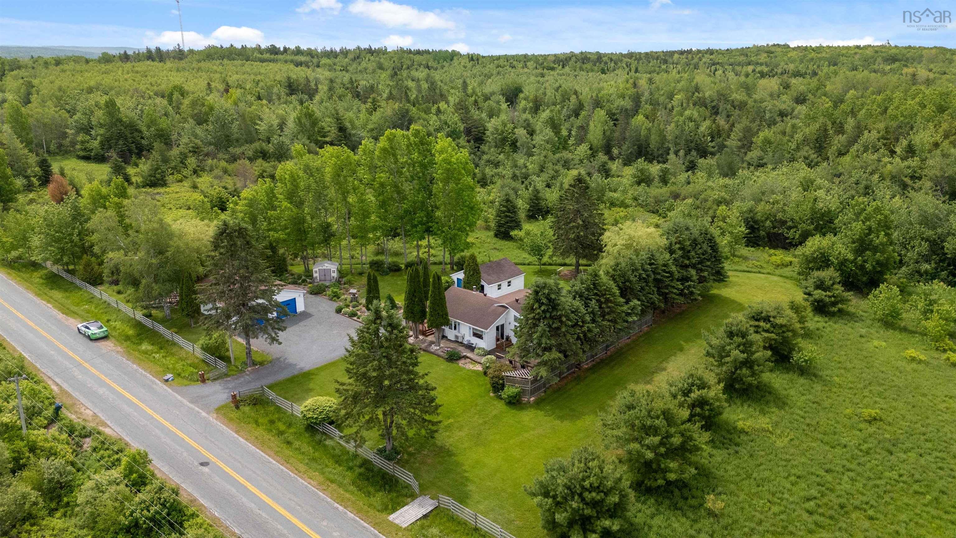 $325,000.00: 1091 RIDGE Road, Falkland Ridge
