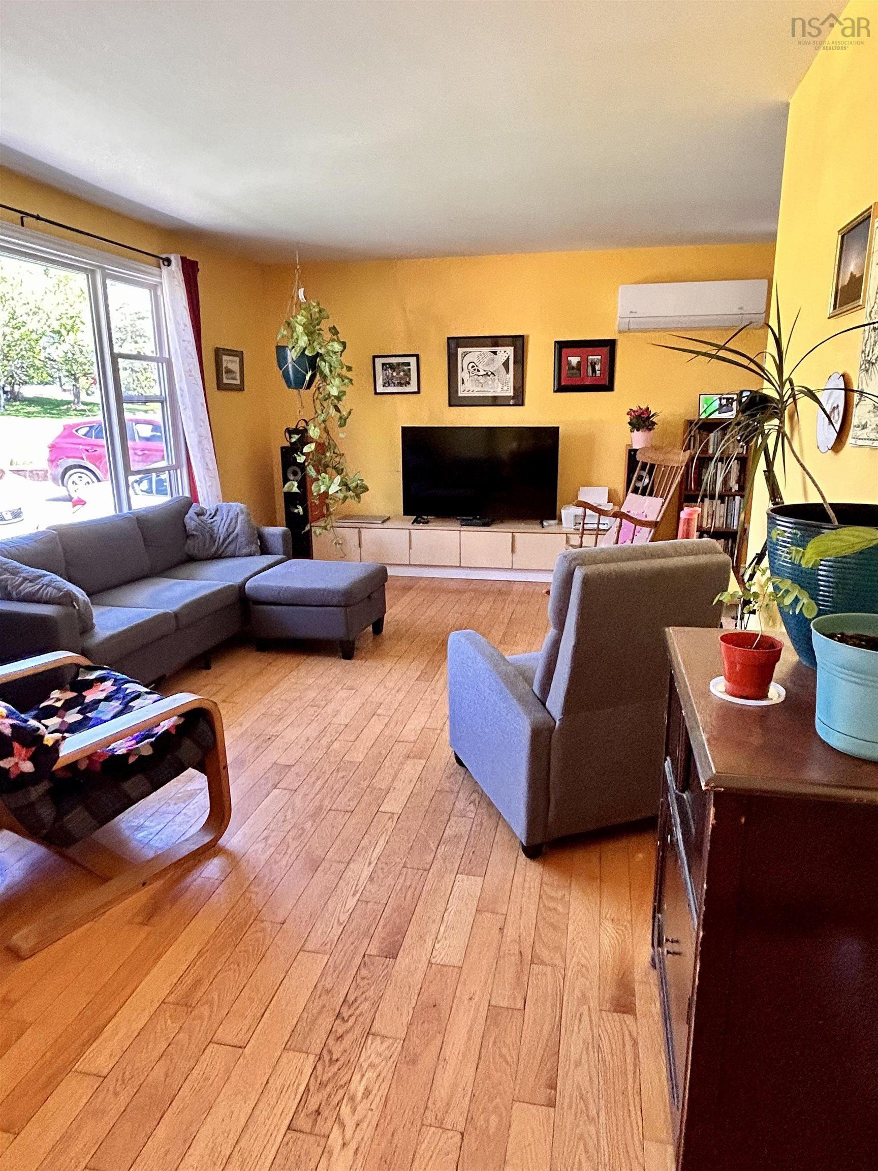 $295,000.00: 18 Oak Crescent, Port Hawkesbury