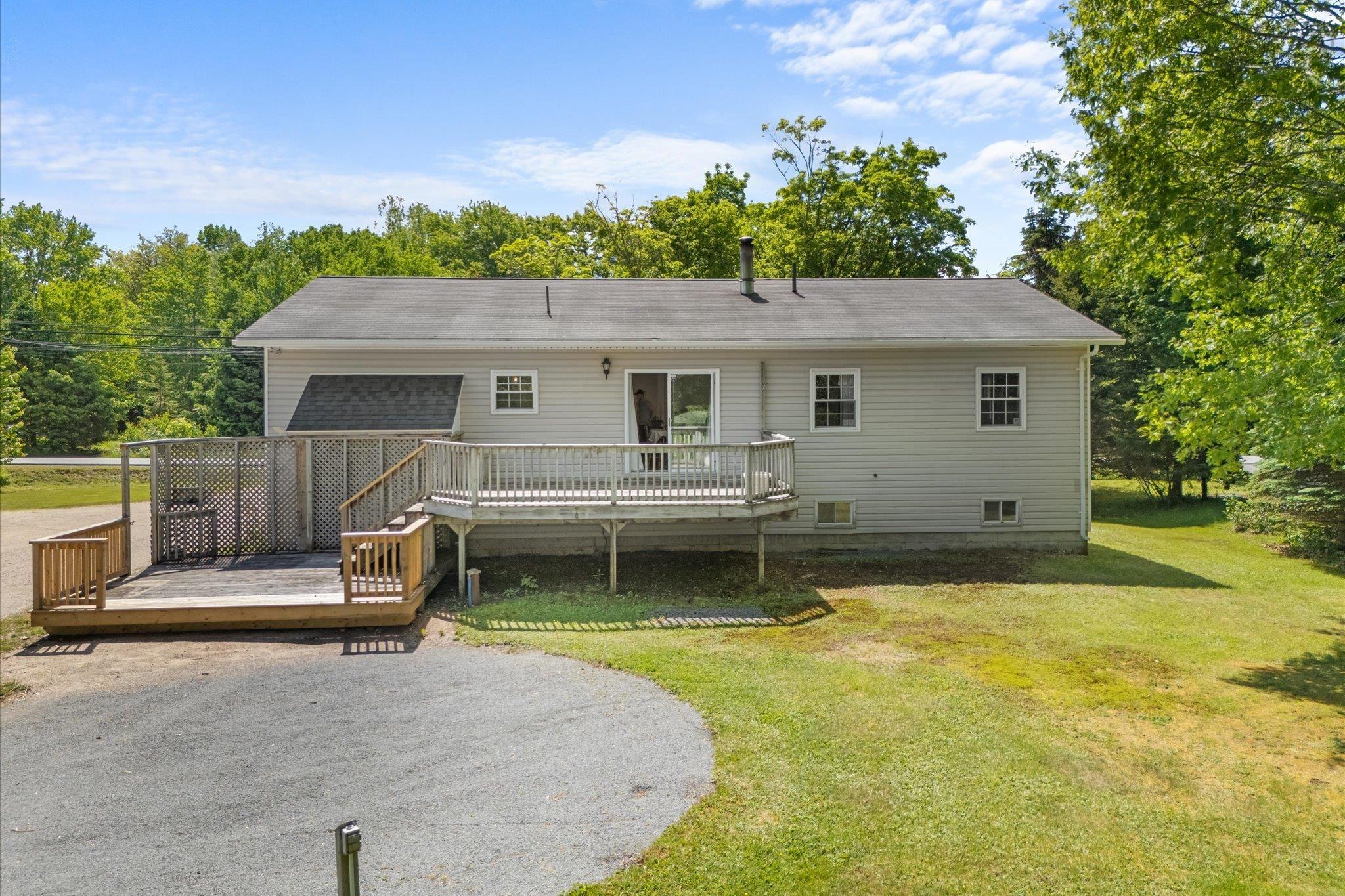 $574,900.00: 706 Highway 325, Blockhouse