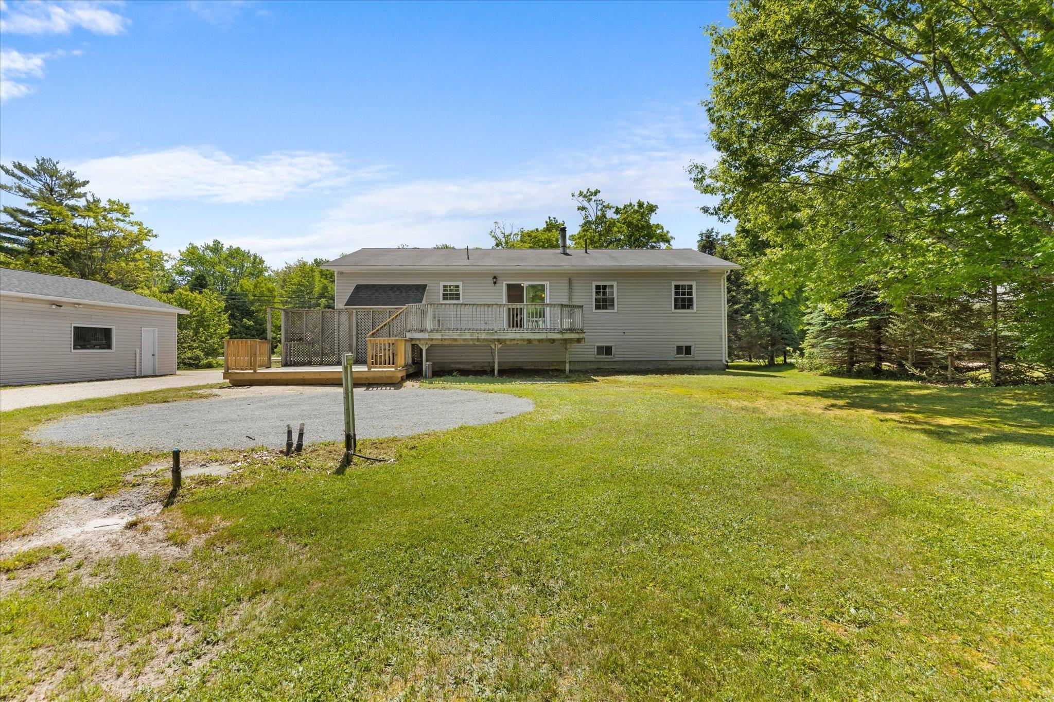 $574,900.00: 706 Highway 325, Blockhouse