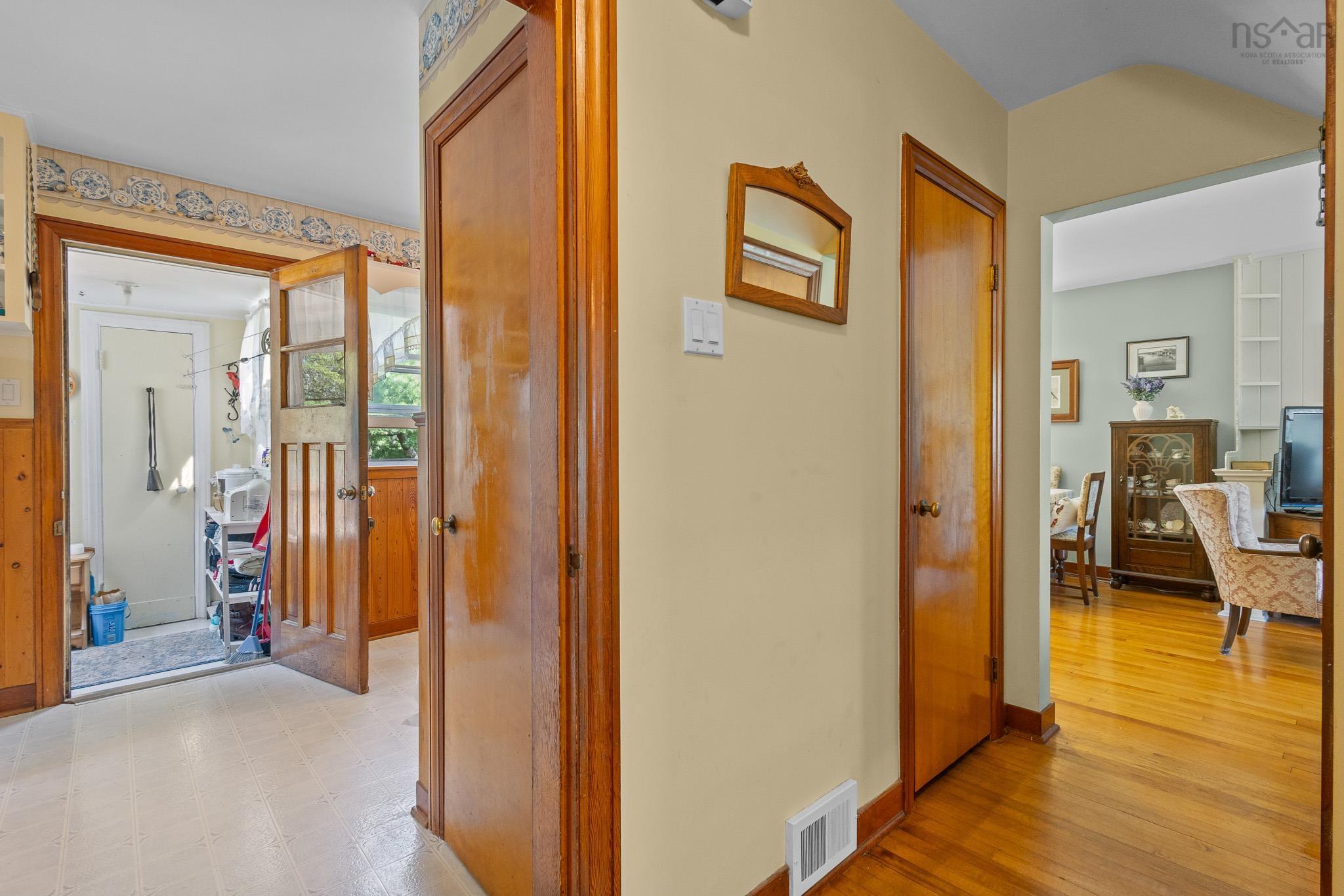 $515,000.00: 10 Parkdale Avenue, Timberlea