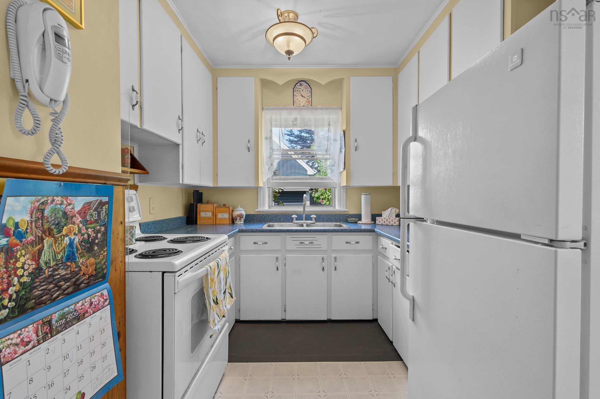 $515,000.00: 10 Parkdale Avenue, Timberlea