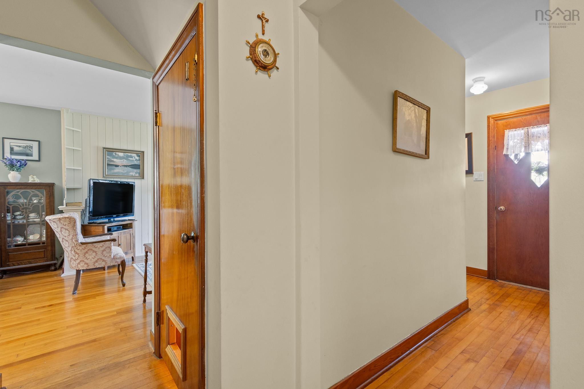 $515,000.00: 10 Parkdale Avenue, Timberlea
