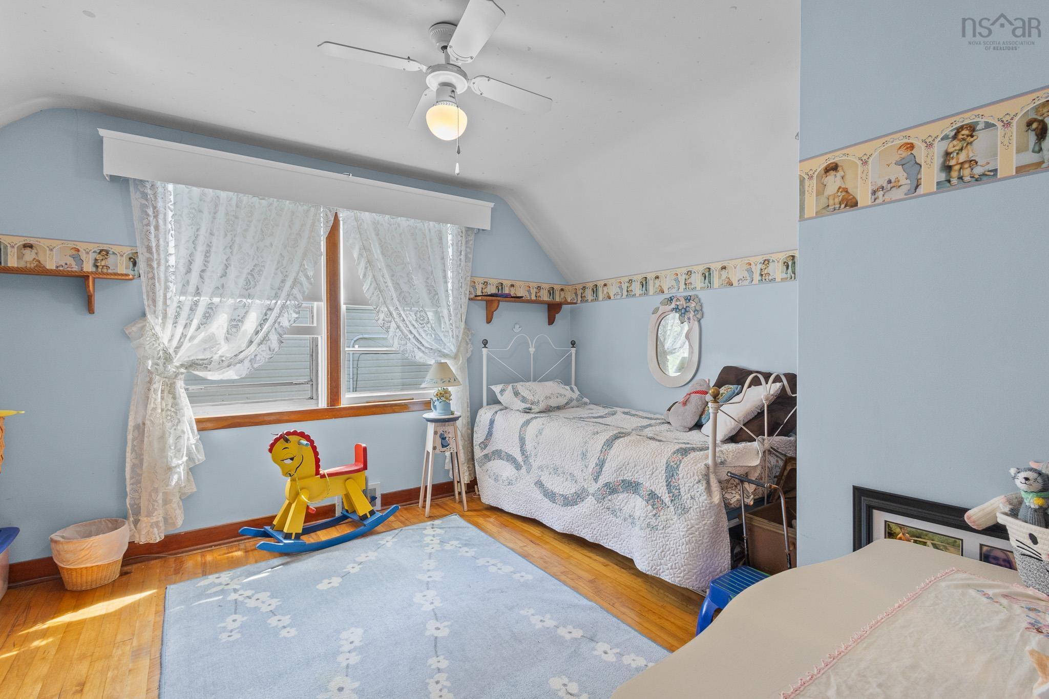 $515,000.00: 10 Parkdale Avenue, Timberlea