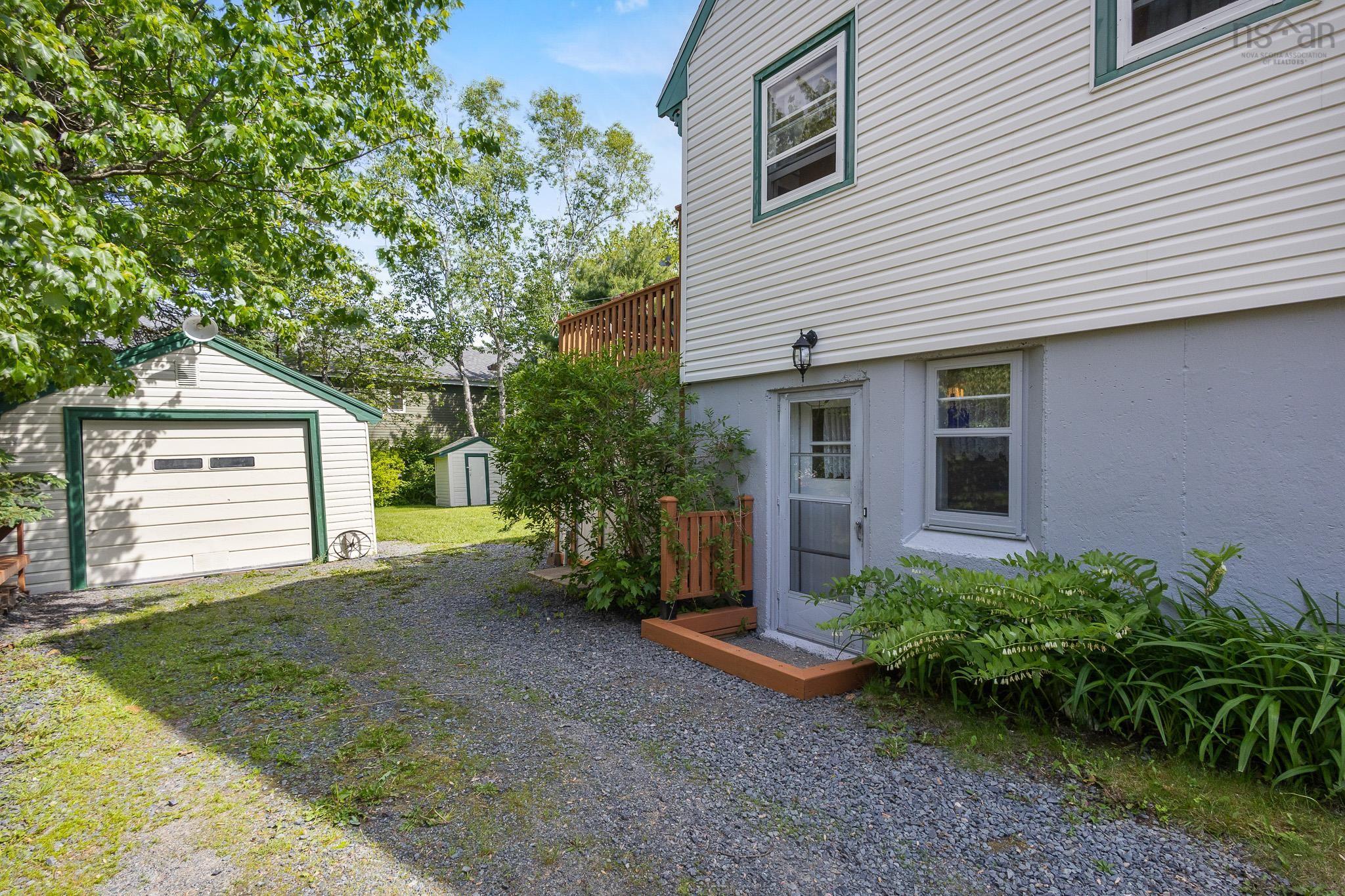 $515,000.00: 10 Parkdale Avenue, Timberlea