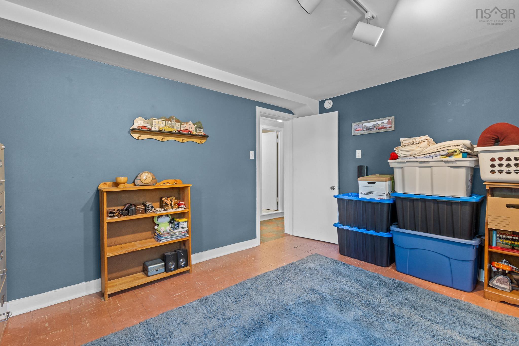 $515,000.00: 10 Parkdale Avenue, Timberlea