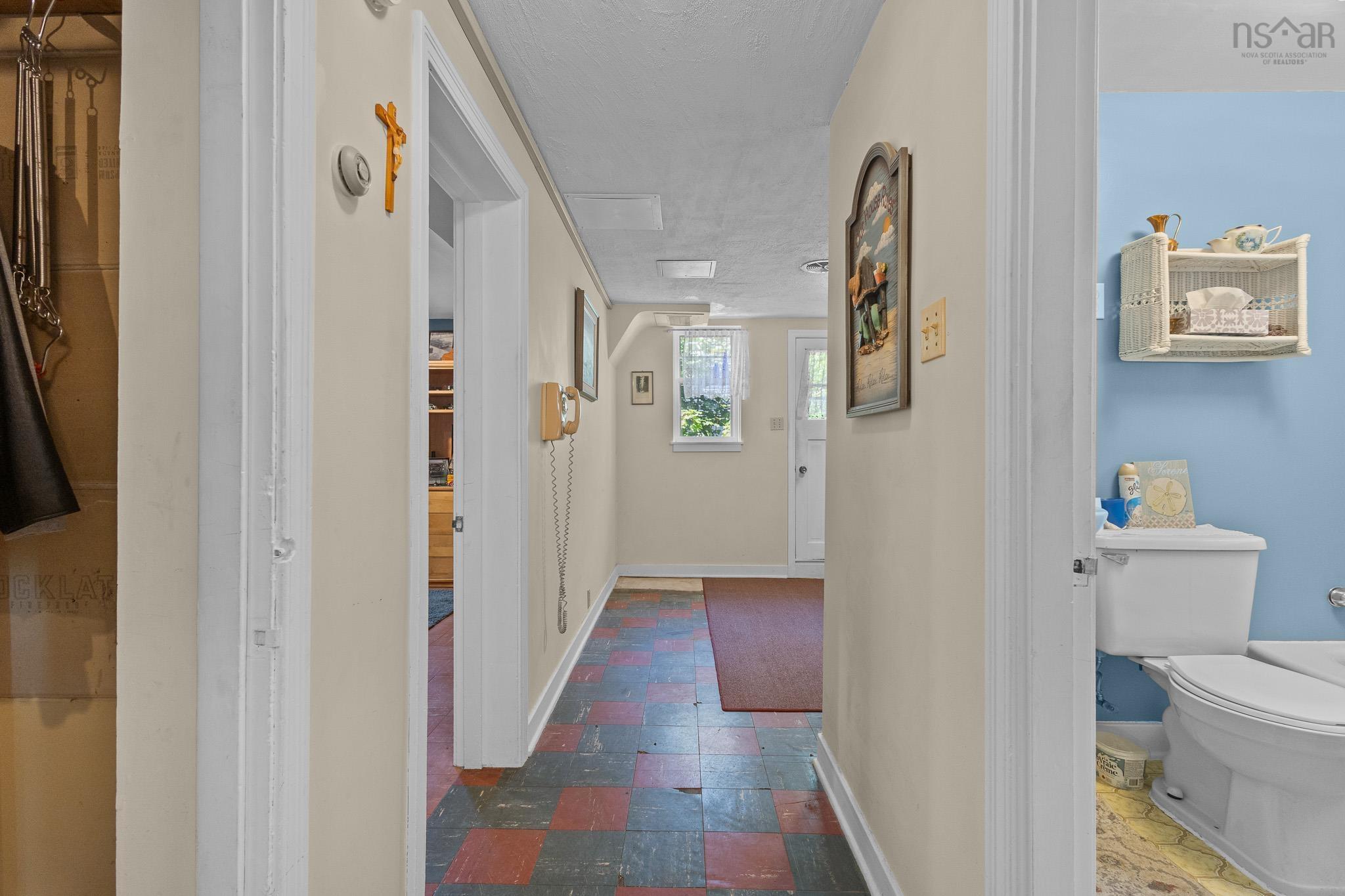 $515,000.00: 10 Parkdale Avenue, Timberlea