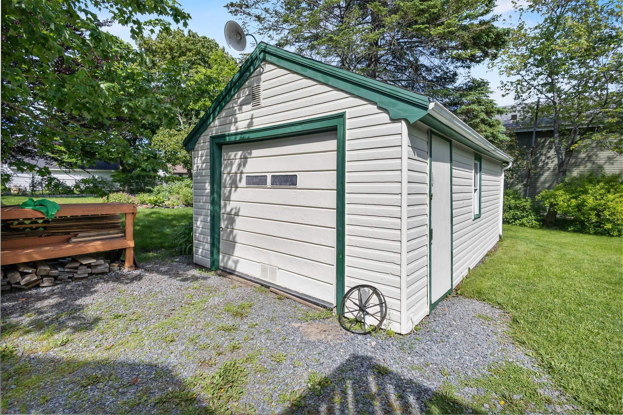 $515,000.00: 10 Parkdale Avenue, Timberlea