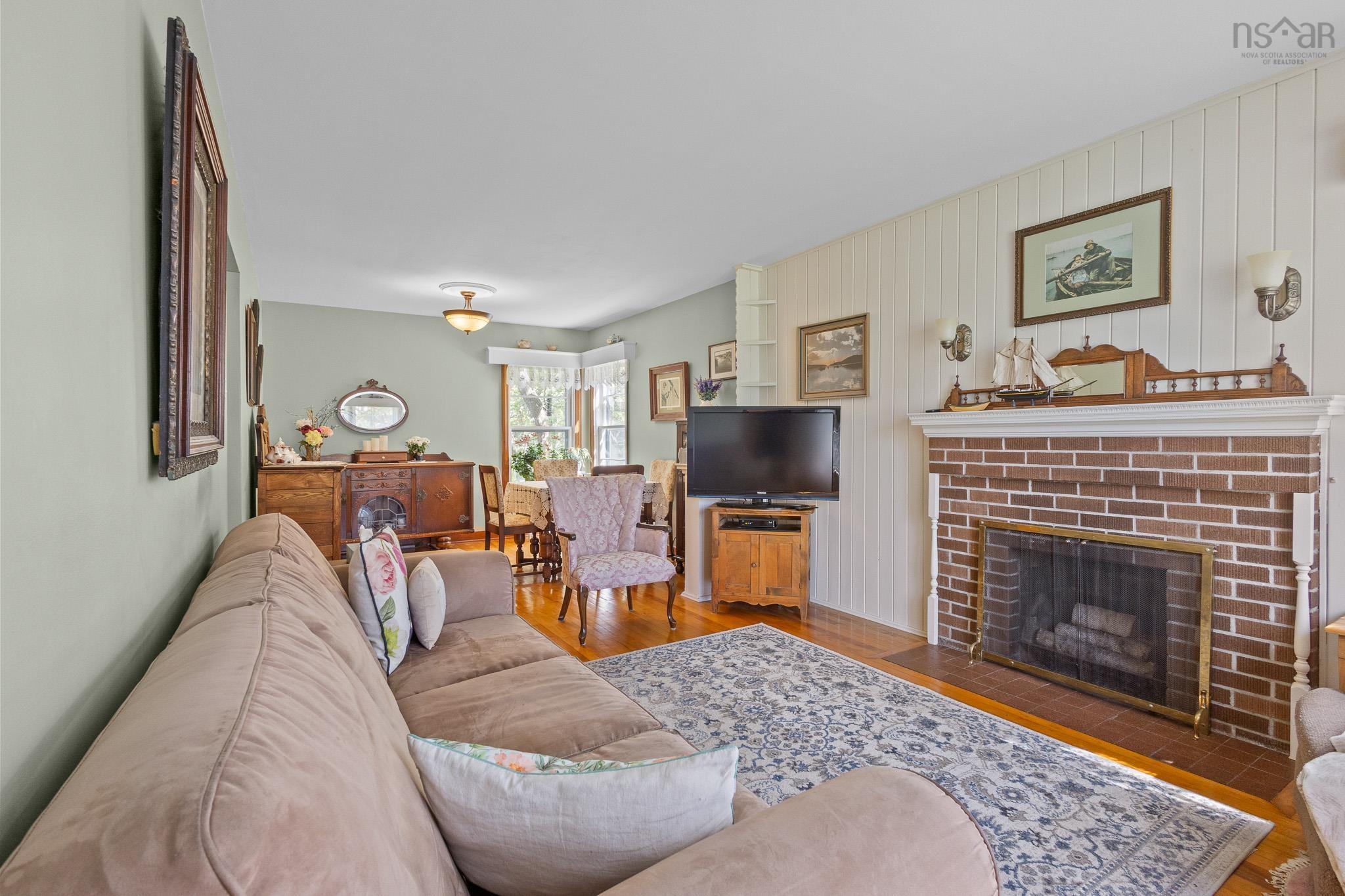 $515,000.00: 10 Parkdale Avenue, Timberlea