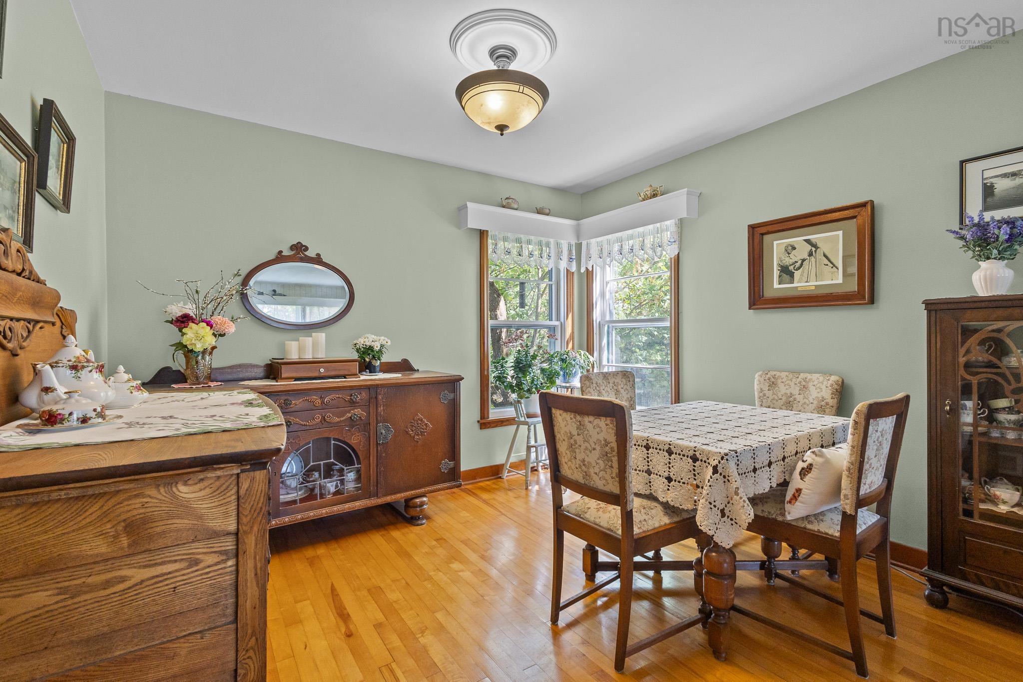 $515,000.00: 10 Parkdale Avenue, Timberlea