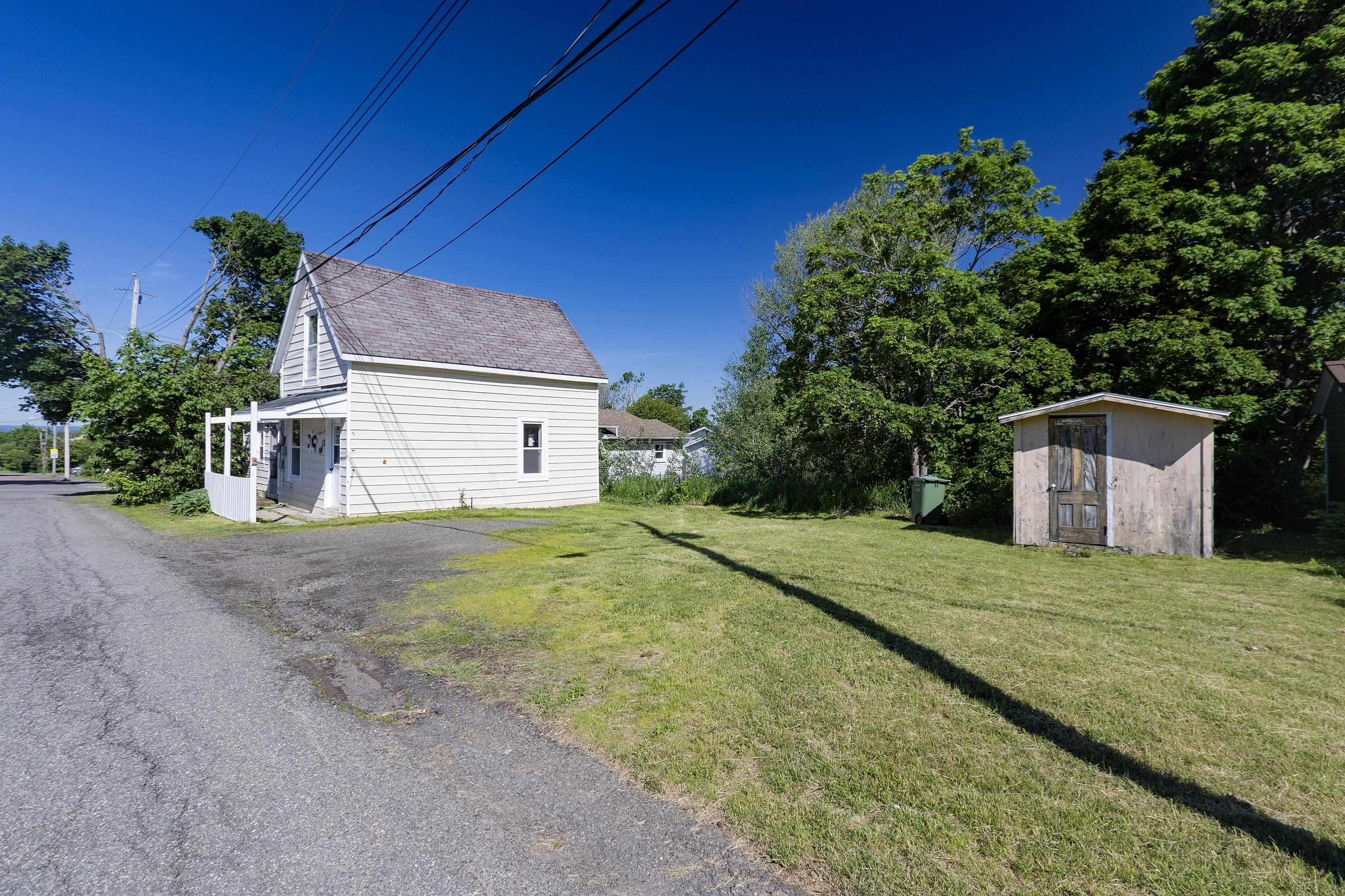 $79,900.00: 12 Clarence Street, Springhill