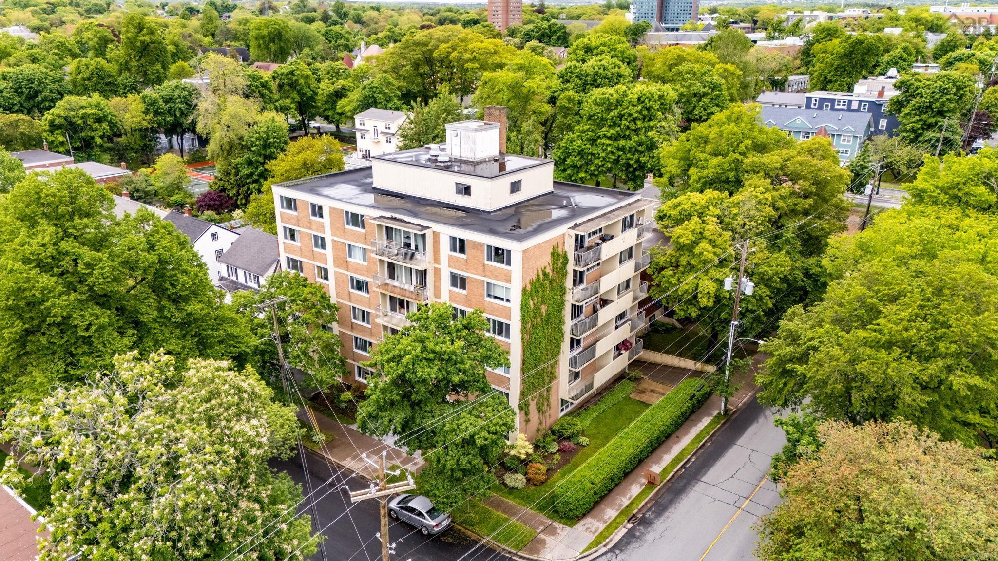 $450,000.00: 404 990 McLean Street, Halifax