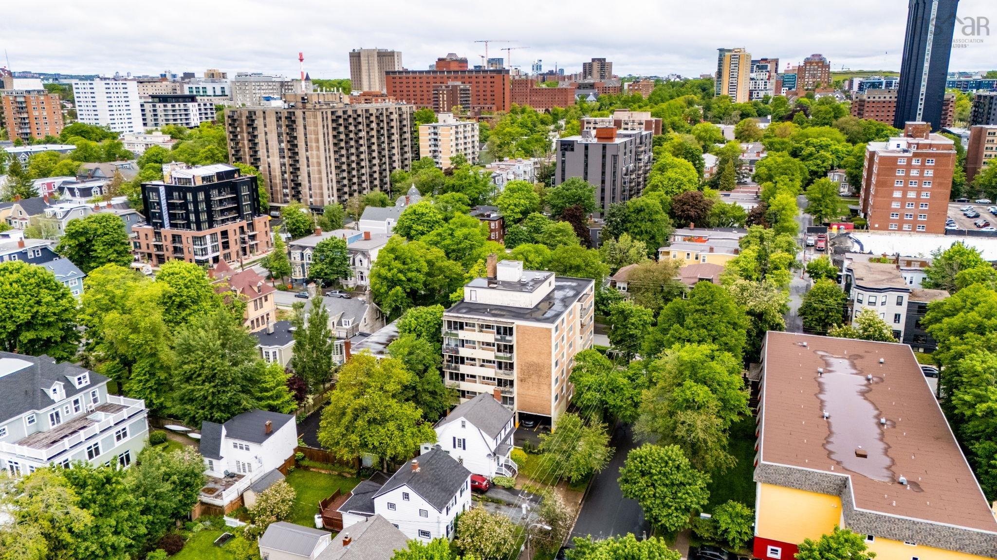 $450,000.00: 404 990 McLean Street, Halifax