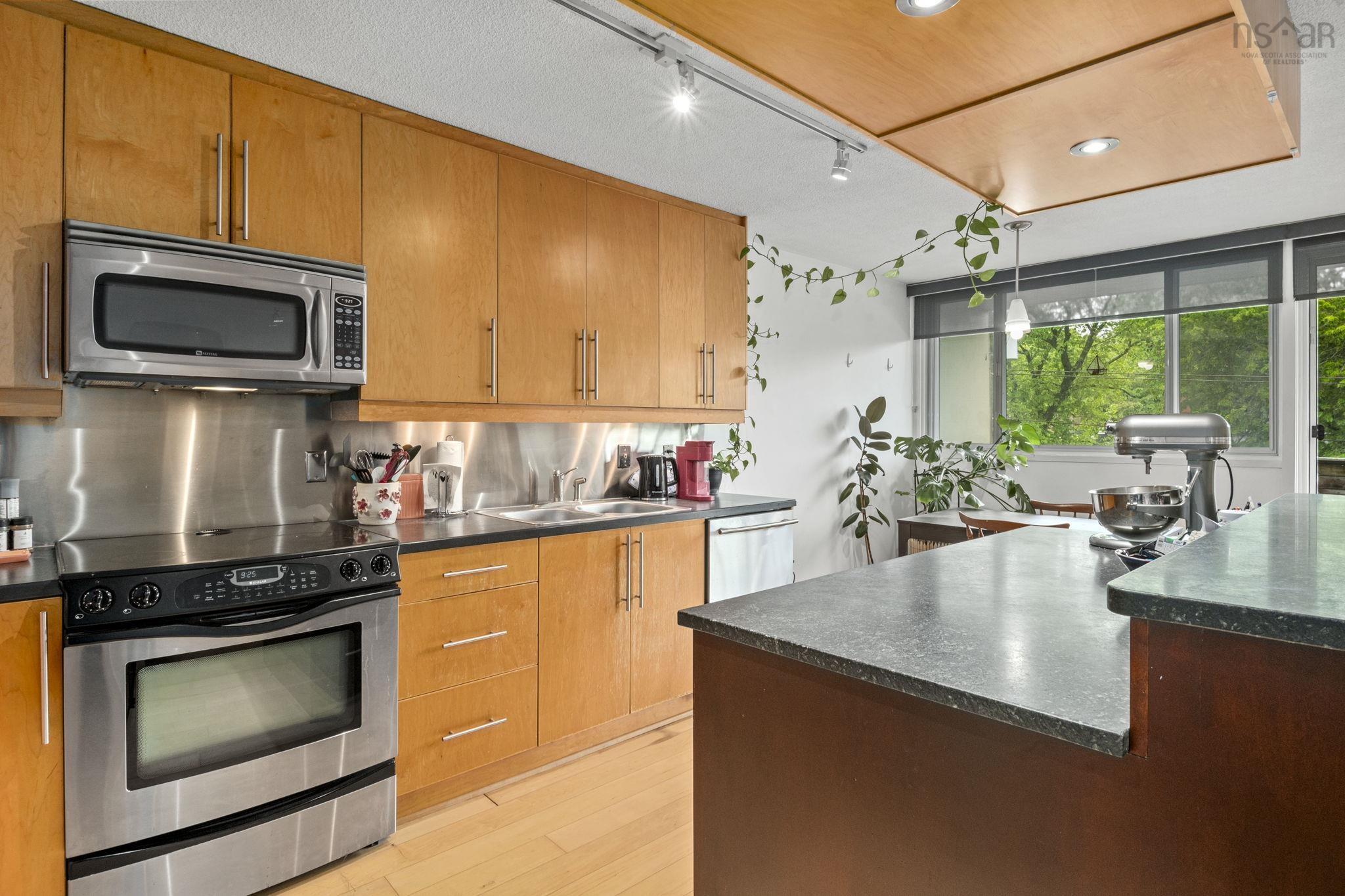 $450,000.00: 404 990 McLean Street, Halifax