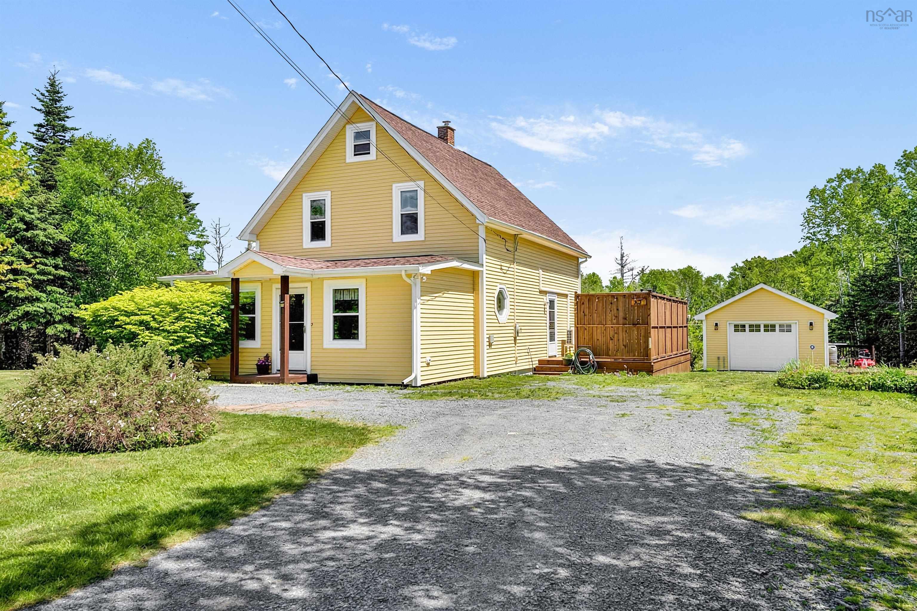 $449,900.00: 689 West Ship Harbour Road, Ship Harbour