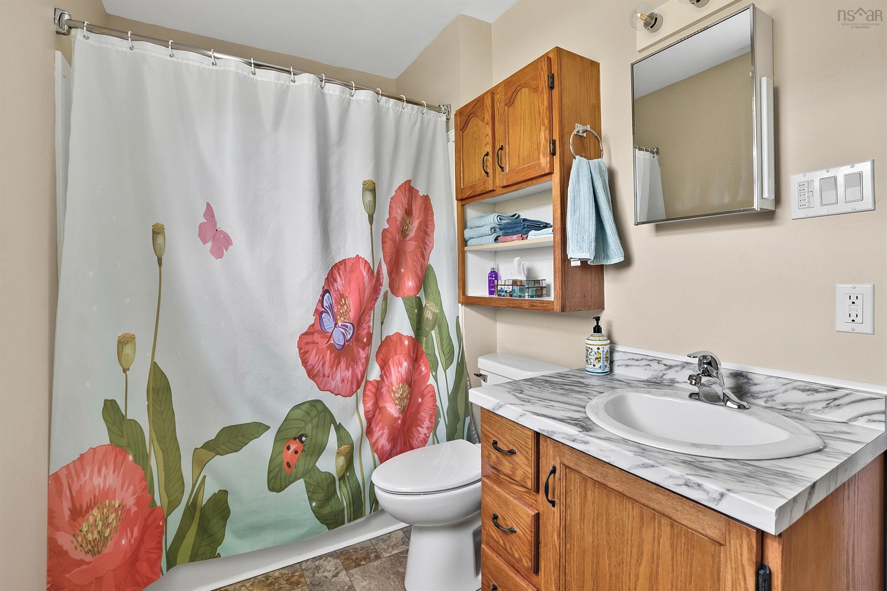 $449,900.00: 689 West Ship Harbour Road, Ship Harbour
