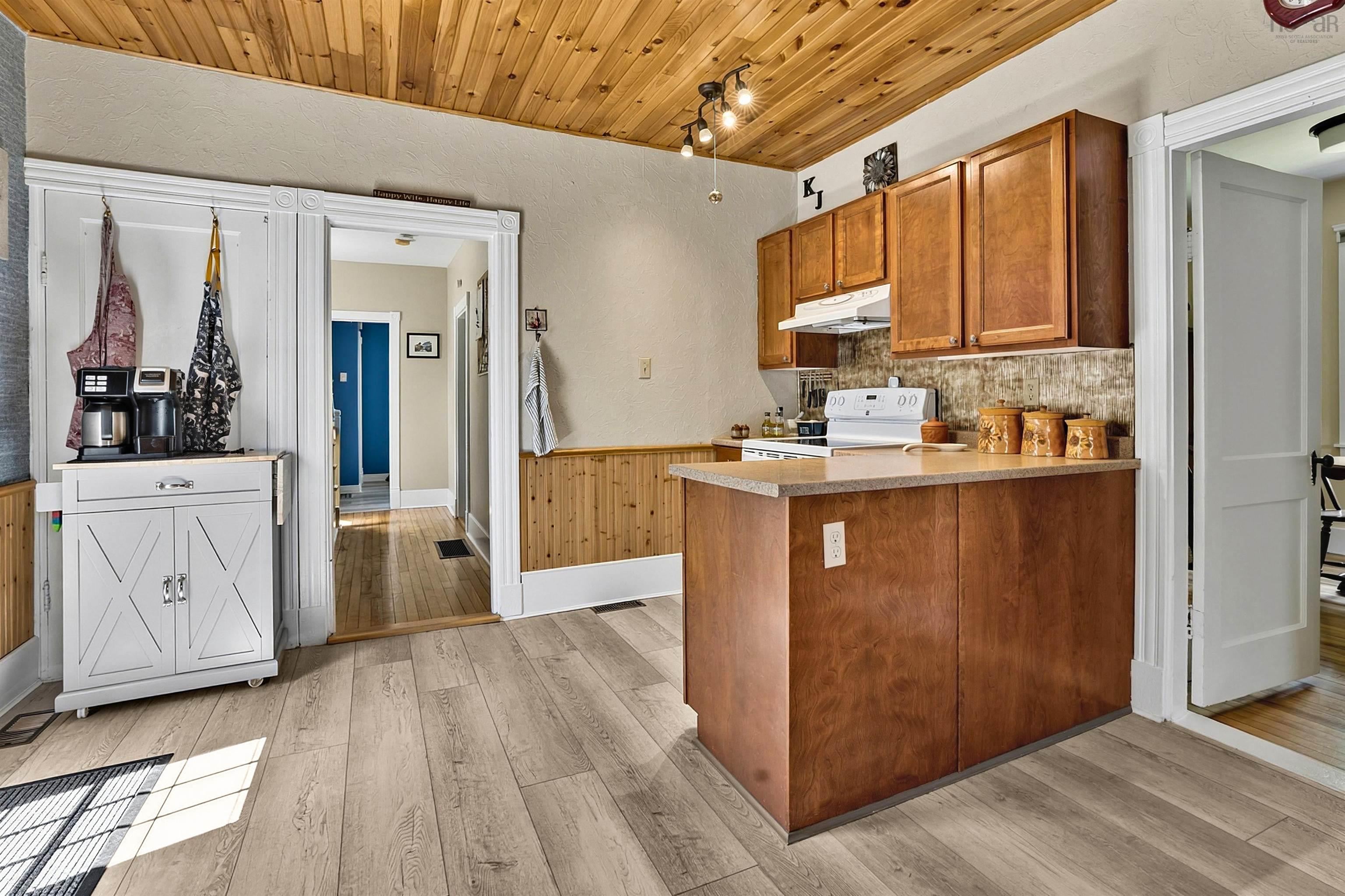 $449,900.00: 689 West Ship Harbour Road, Ship Harbour
