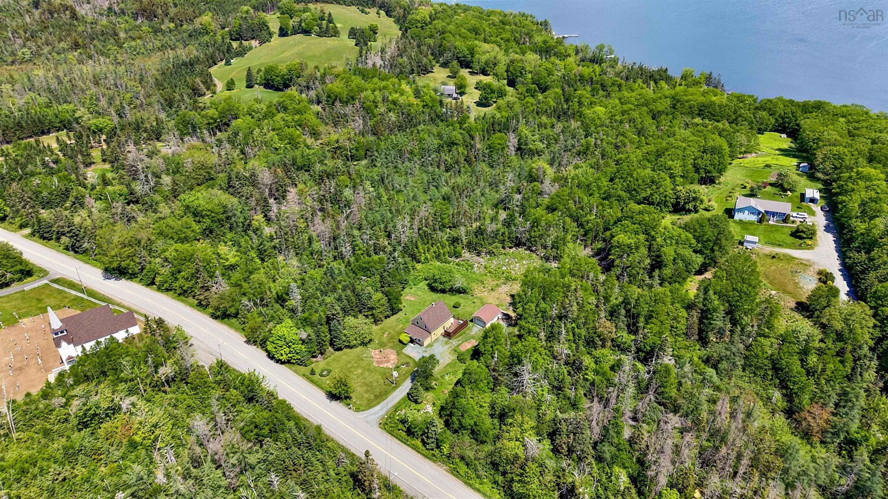 $449,900.00: 689 West Ship Harbour Road, Ship Harbour