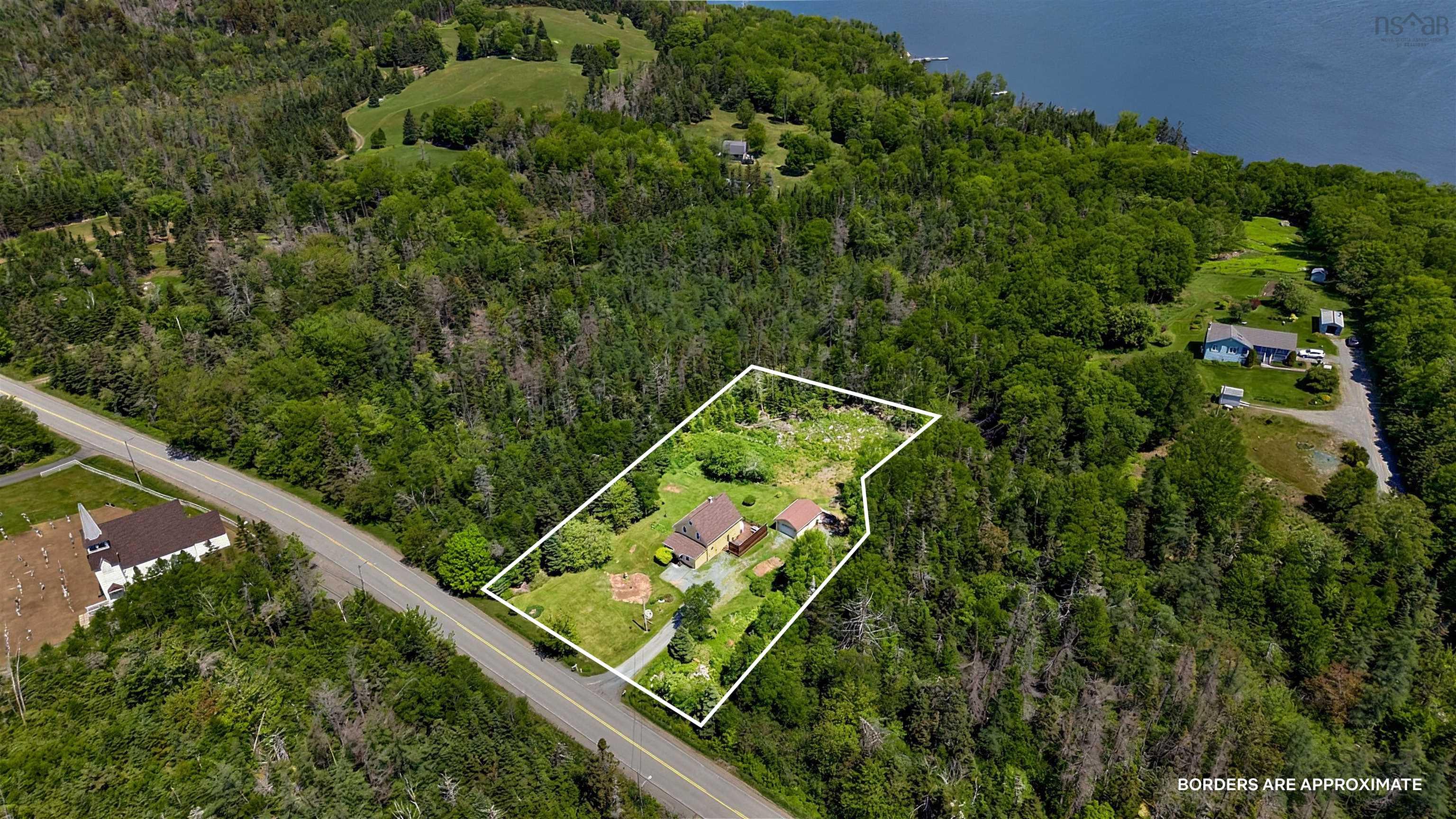 $449,900.00: 689 West Ship Harbour Road, Ship Harbour