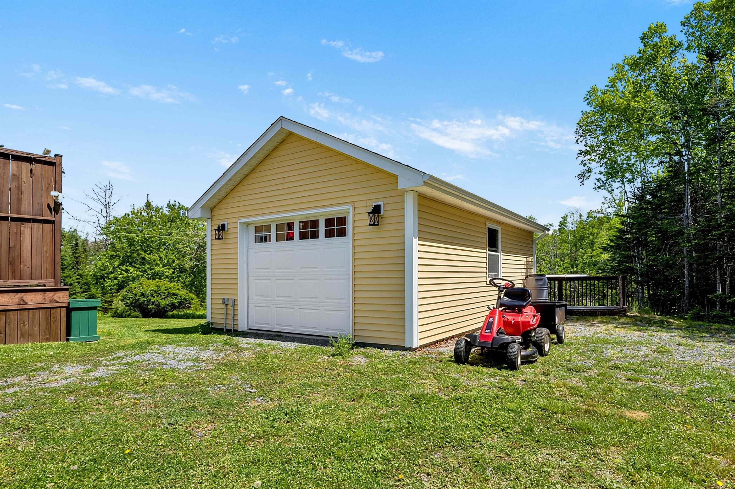 $449,900.00: 689 West Ship Harbour Road, Ship Harbour