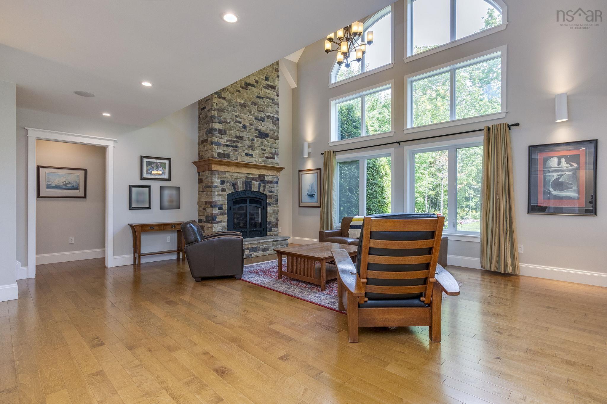 $975,000.00: 3 Queens Court W, Kentville