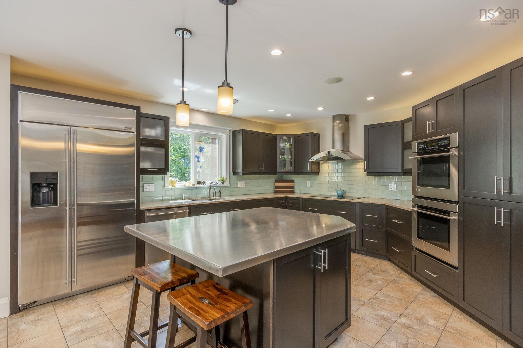 $975,000.00: 3 Queens Court W, Kentville