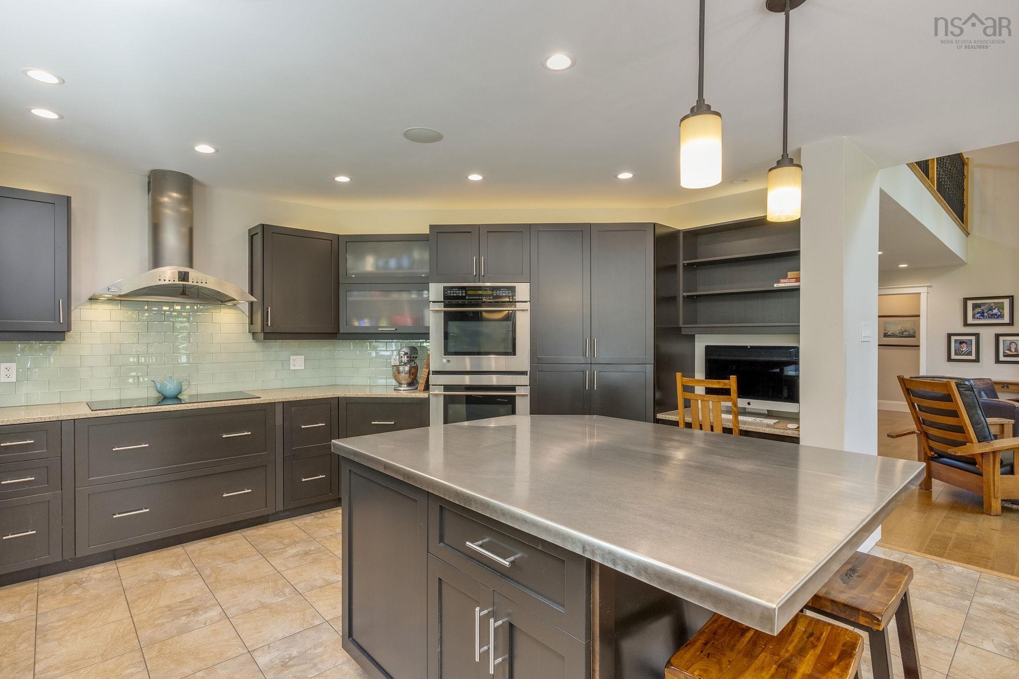 $975,000.00: 3 Queens Court W, Kentville