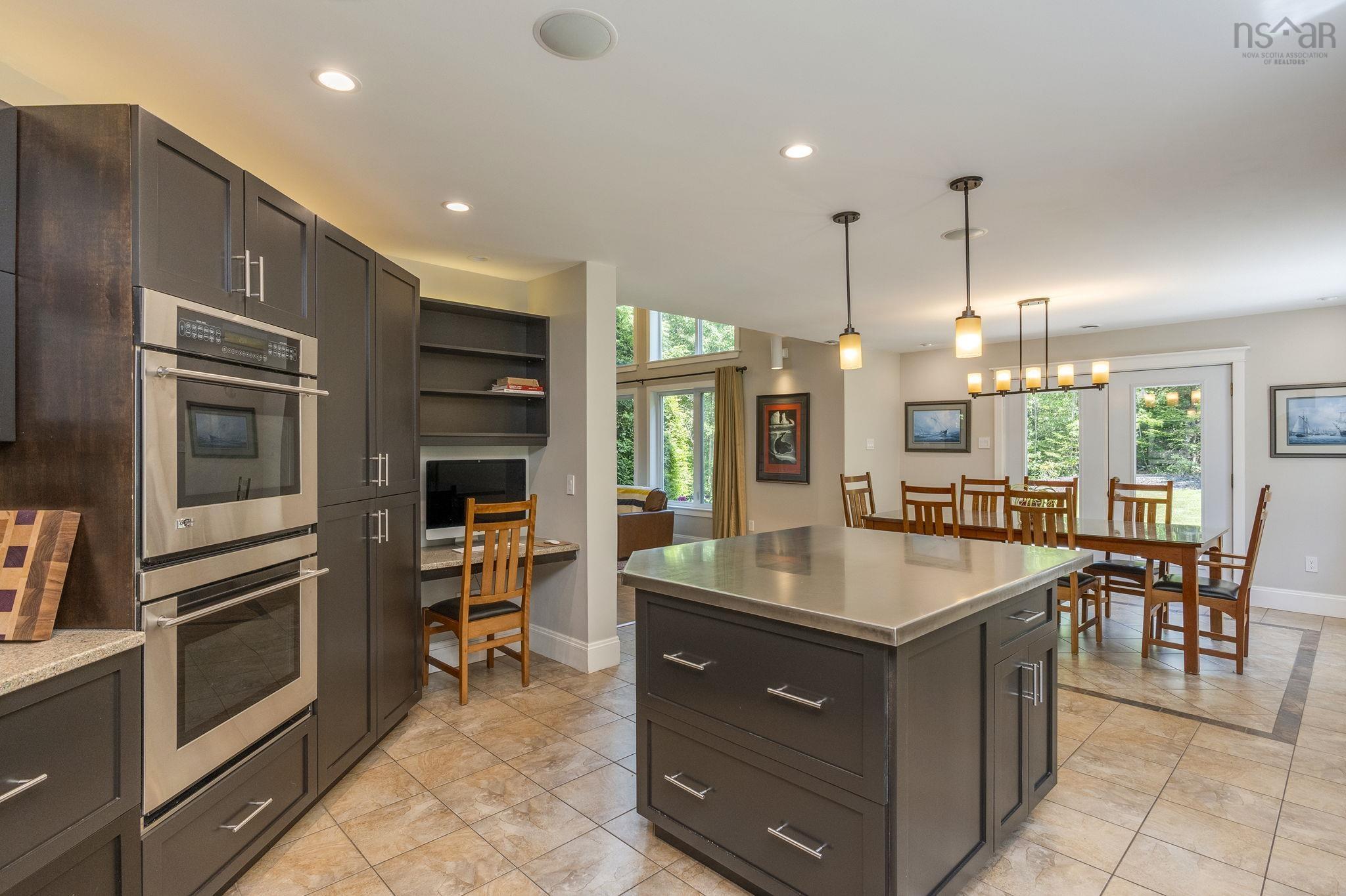 $975,000.00: 3 Queens Court W, Kentville