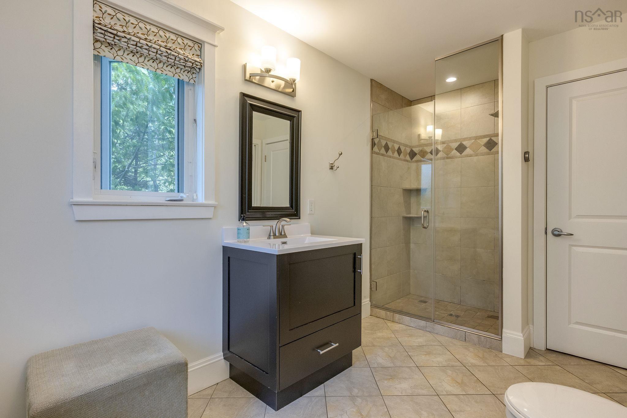 $975,000.00: 3 Queens Court W, Kentville