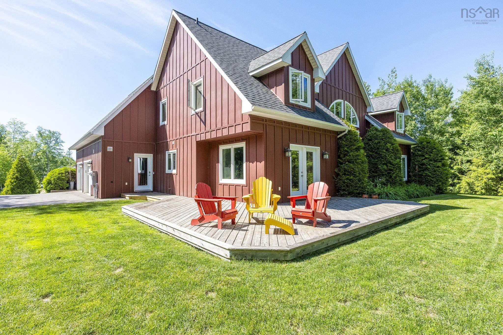 $975,000.00: 3 Queens Court W, Kentville