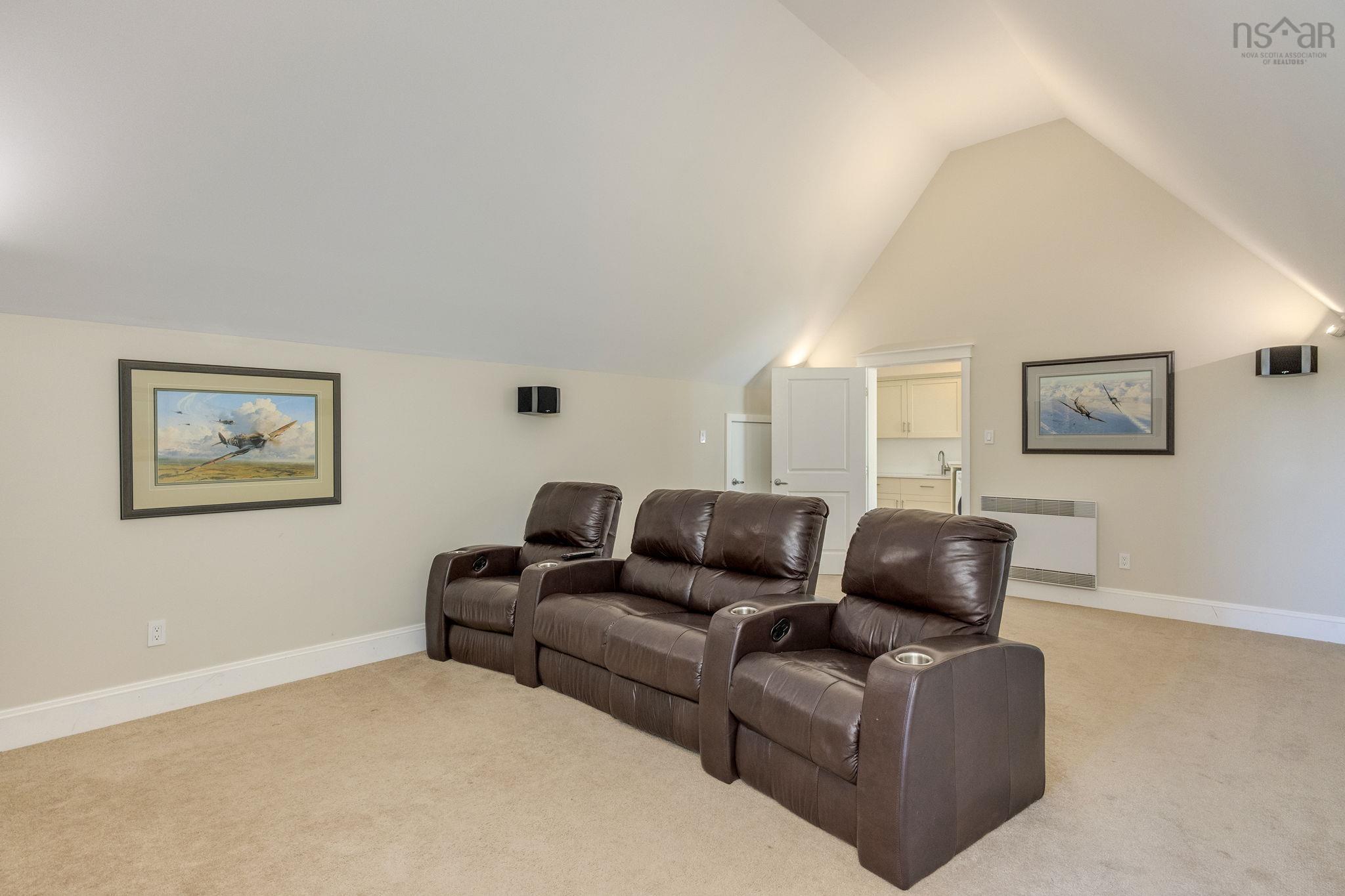 $975,000.00: 3 Queens Court W, Kentville