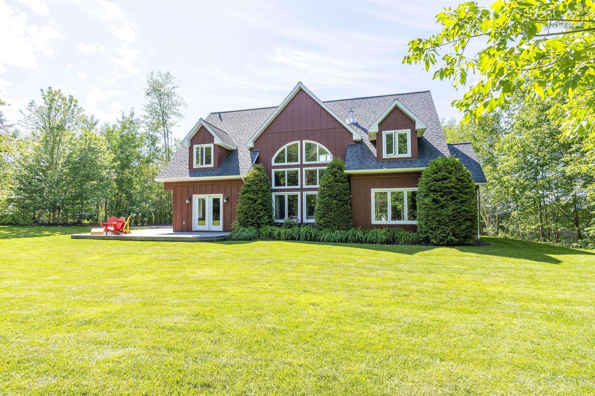 $975,000.00: 3 Queens Court W, Kentville