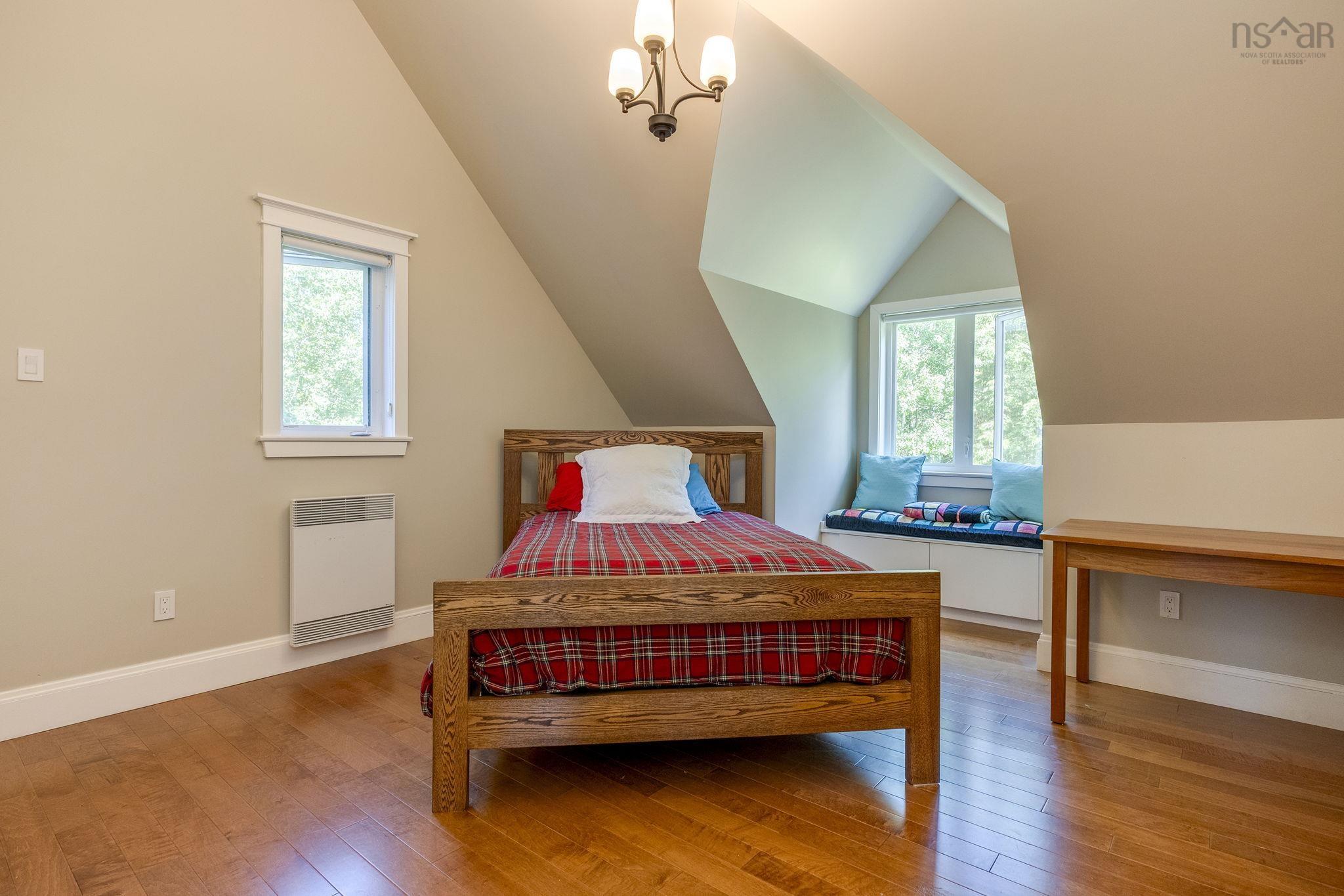 $975,000.00: 3 Queens Court W, Kentville