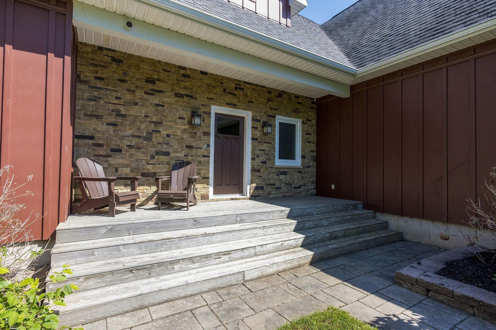$975,000.00: 3 Queens Court W, Kentville