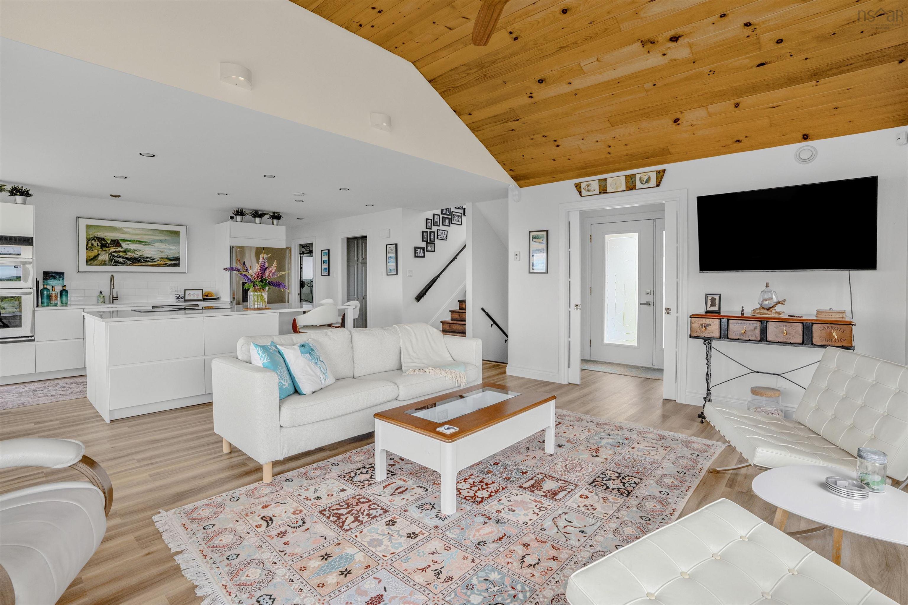 $1,199,000.00: 101 Razilly Lane, Crescent Beach