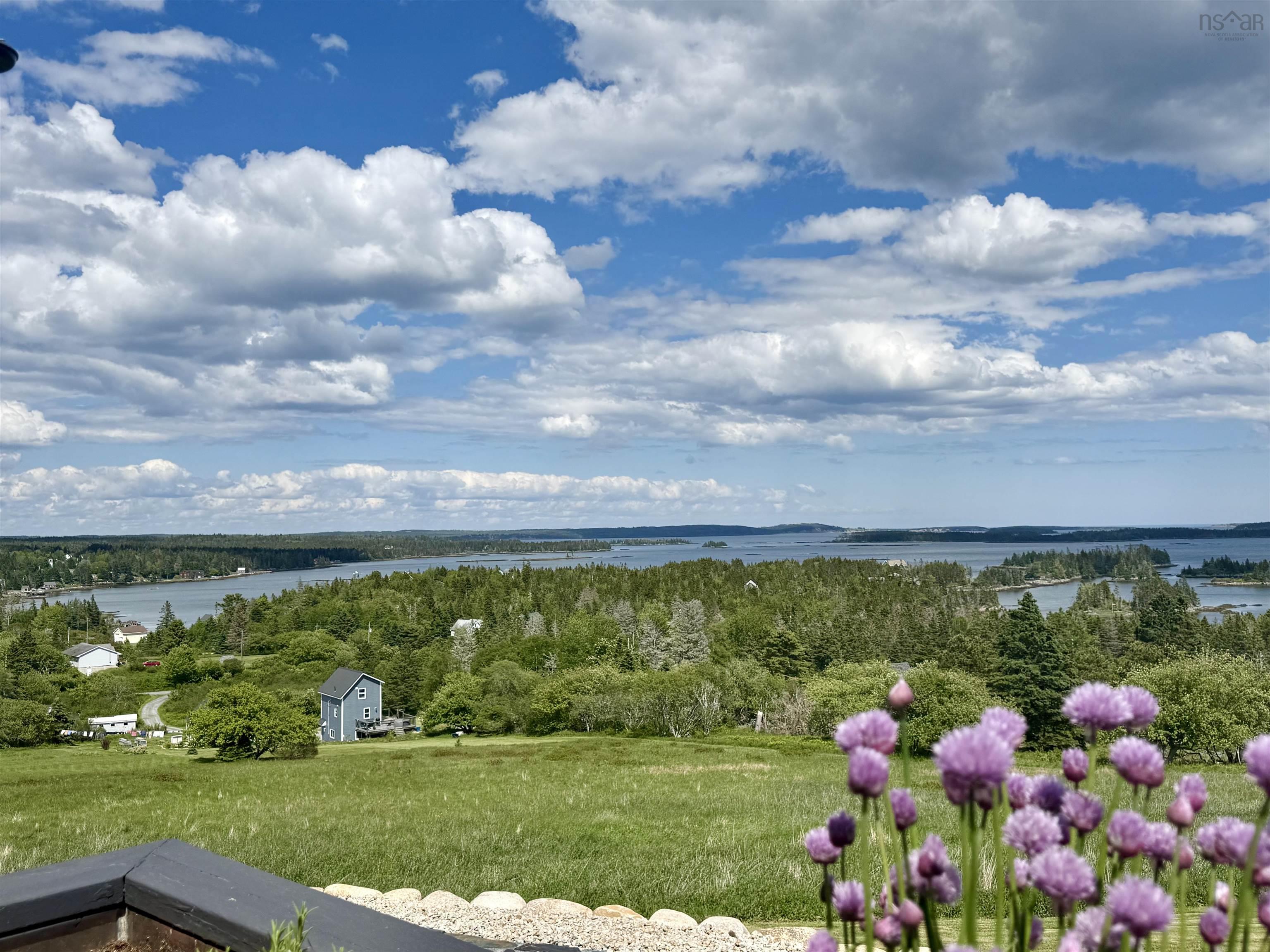 $1,199,000.00: 101 Razilly Lane, Crescent Beach