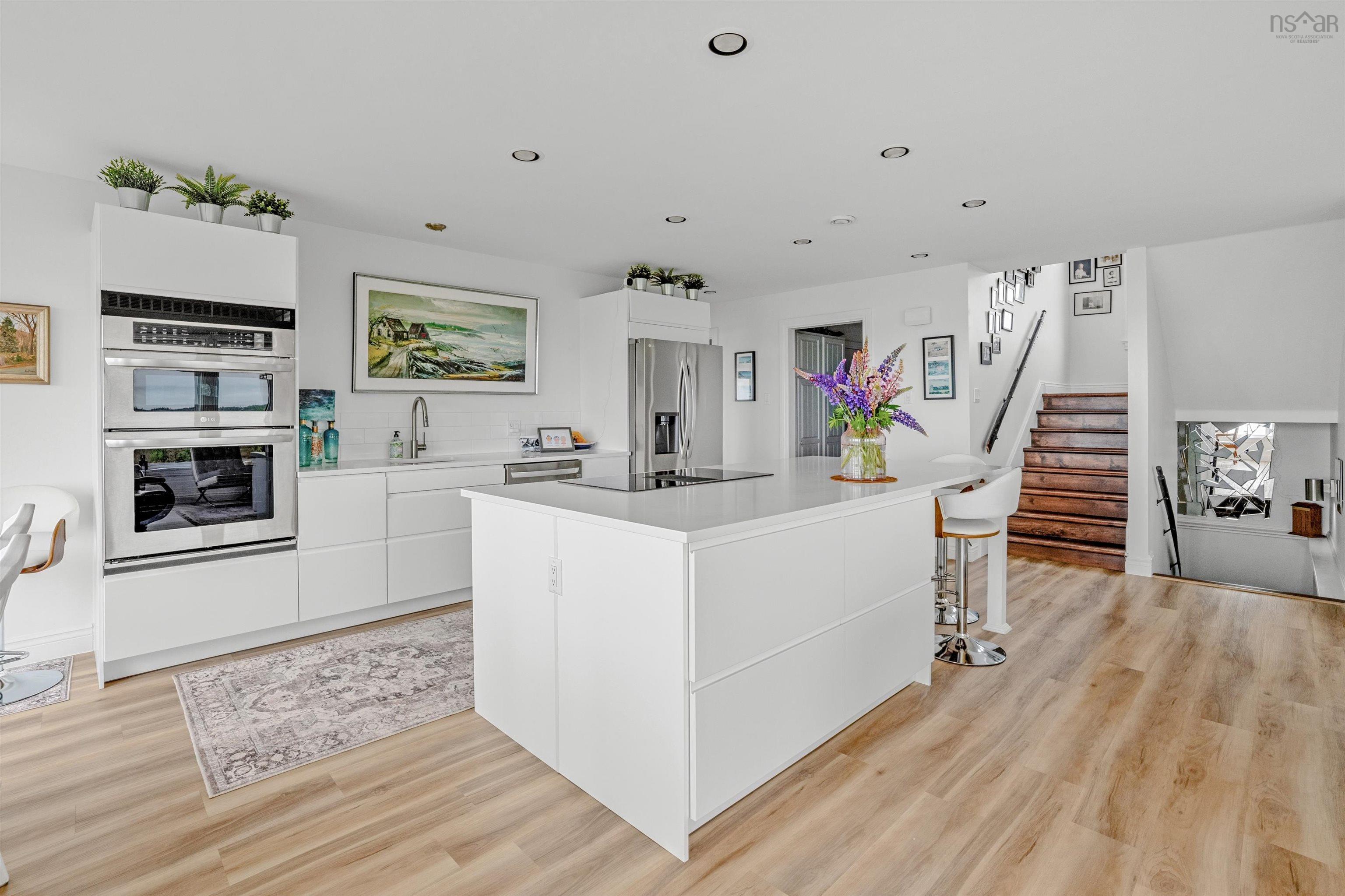 $1,199,000.00: 101 Razilly Lane, Crescent Beach