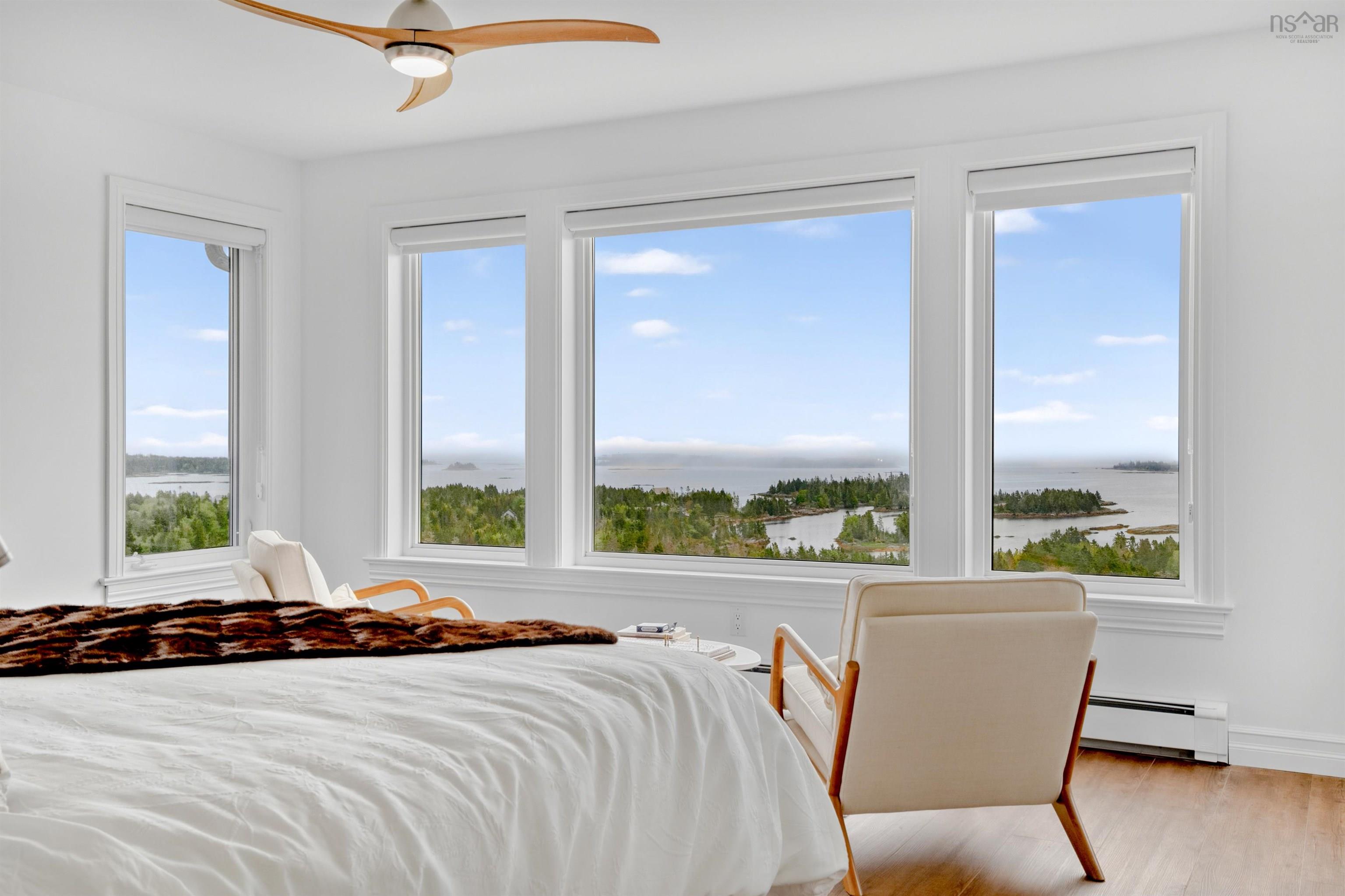 $1,199,000.00: 101 Razilly Lane, Crescent Beach