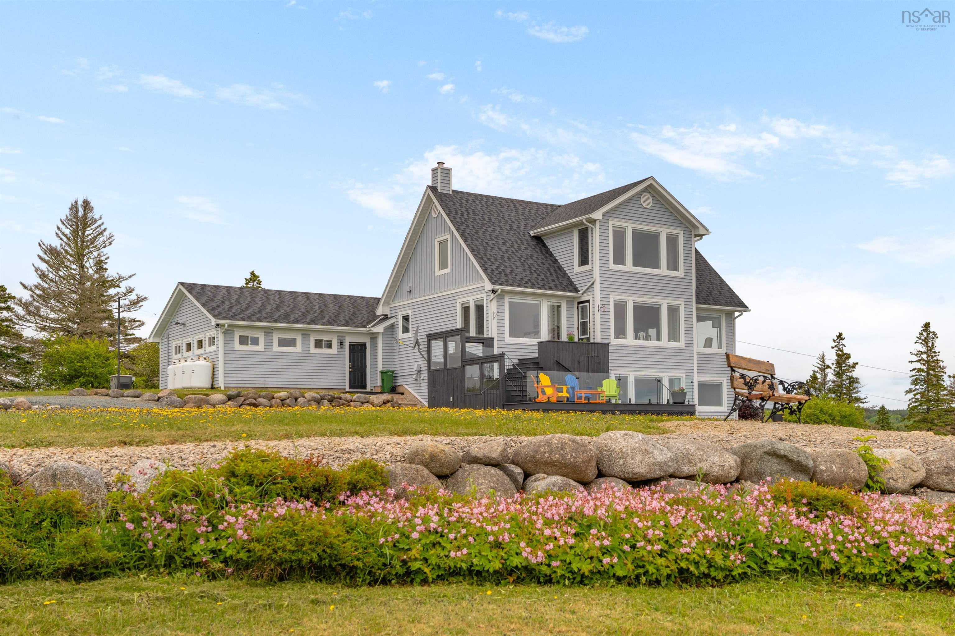 $1,199,000.00: 101 Razilly Lane, Crescent Beach