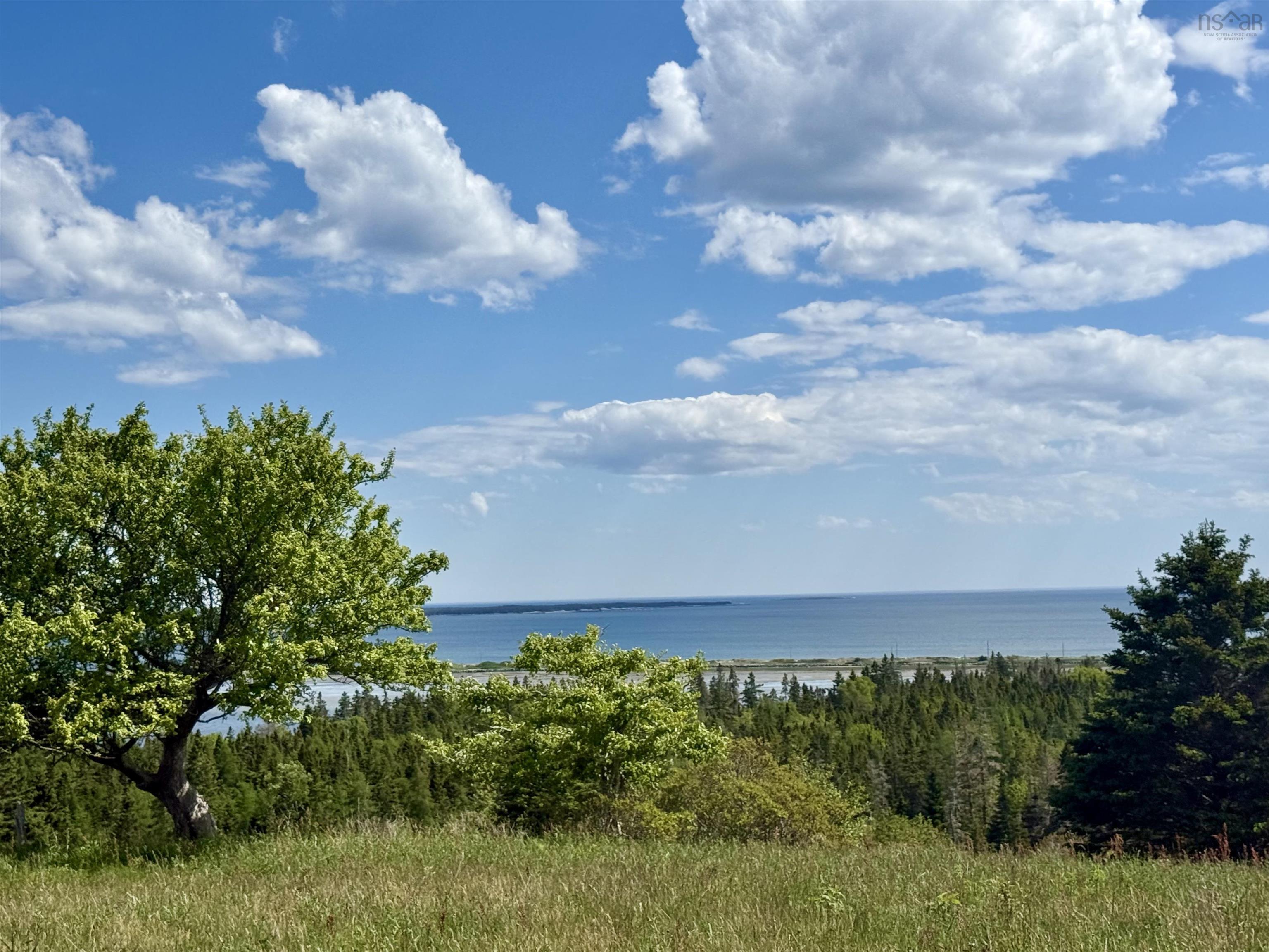 $1,199,000.00: 101 Razilly Lane, Crescent Beach