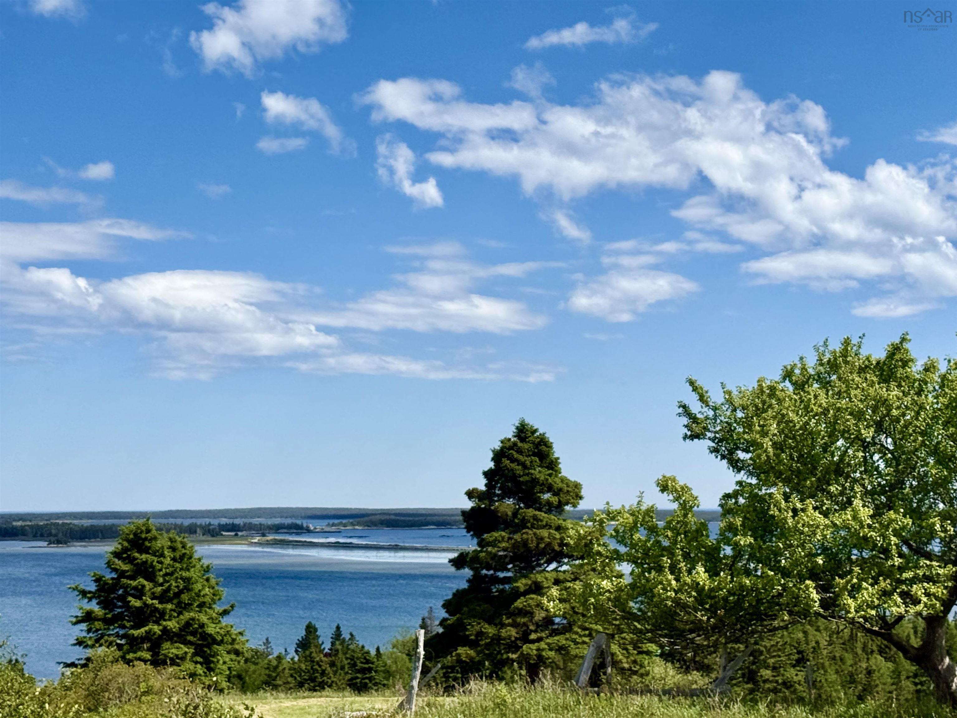 $1,199,000.00: 101 Razilly Lane, Crescent Beach