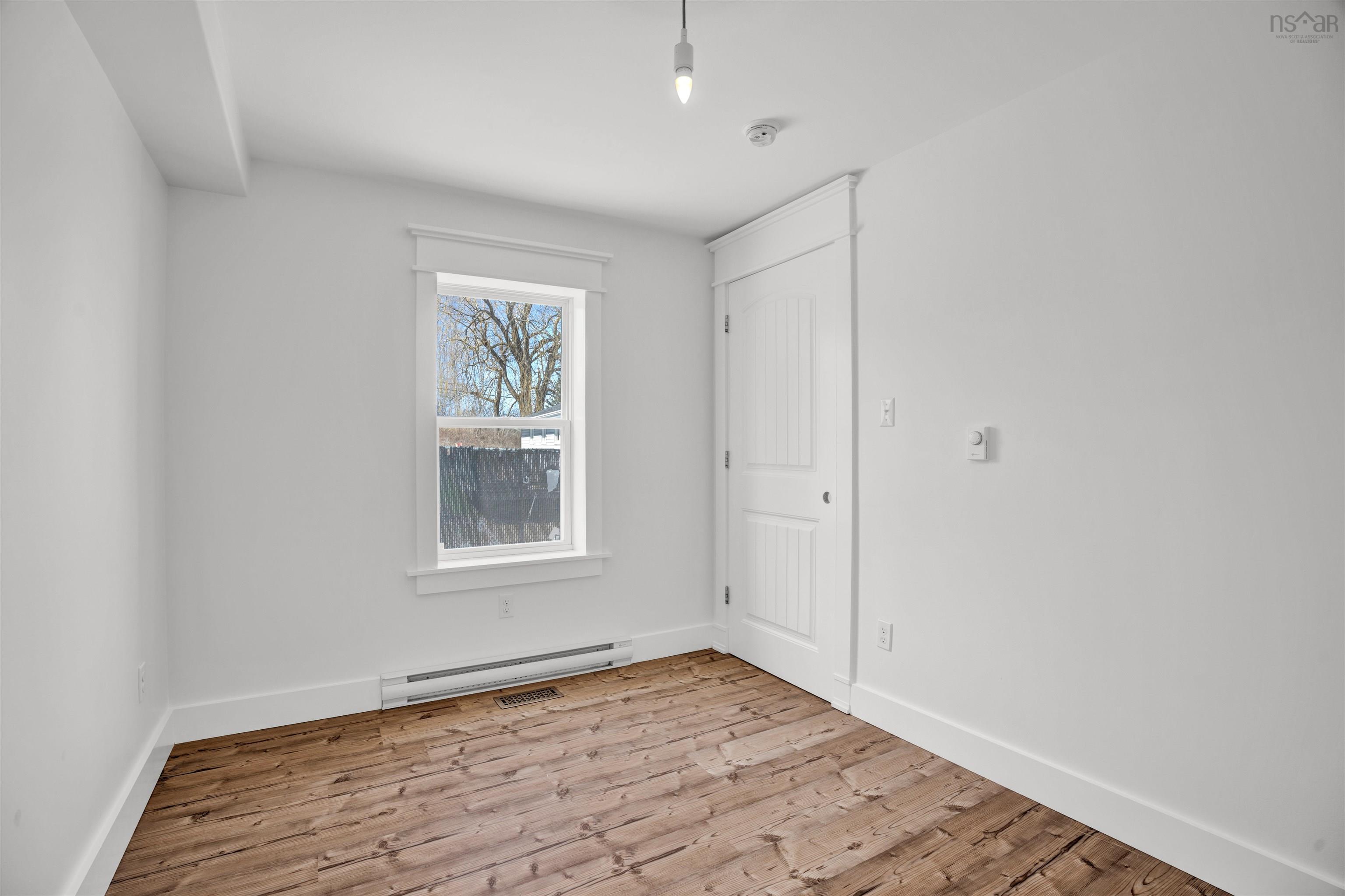 $329,900.00: 324 Wentworth Road, Windsor